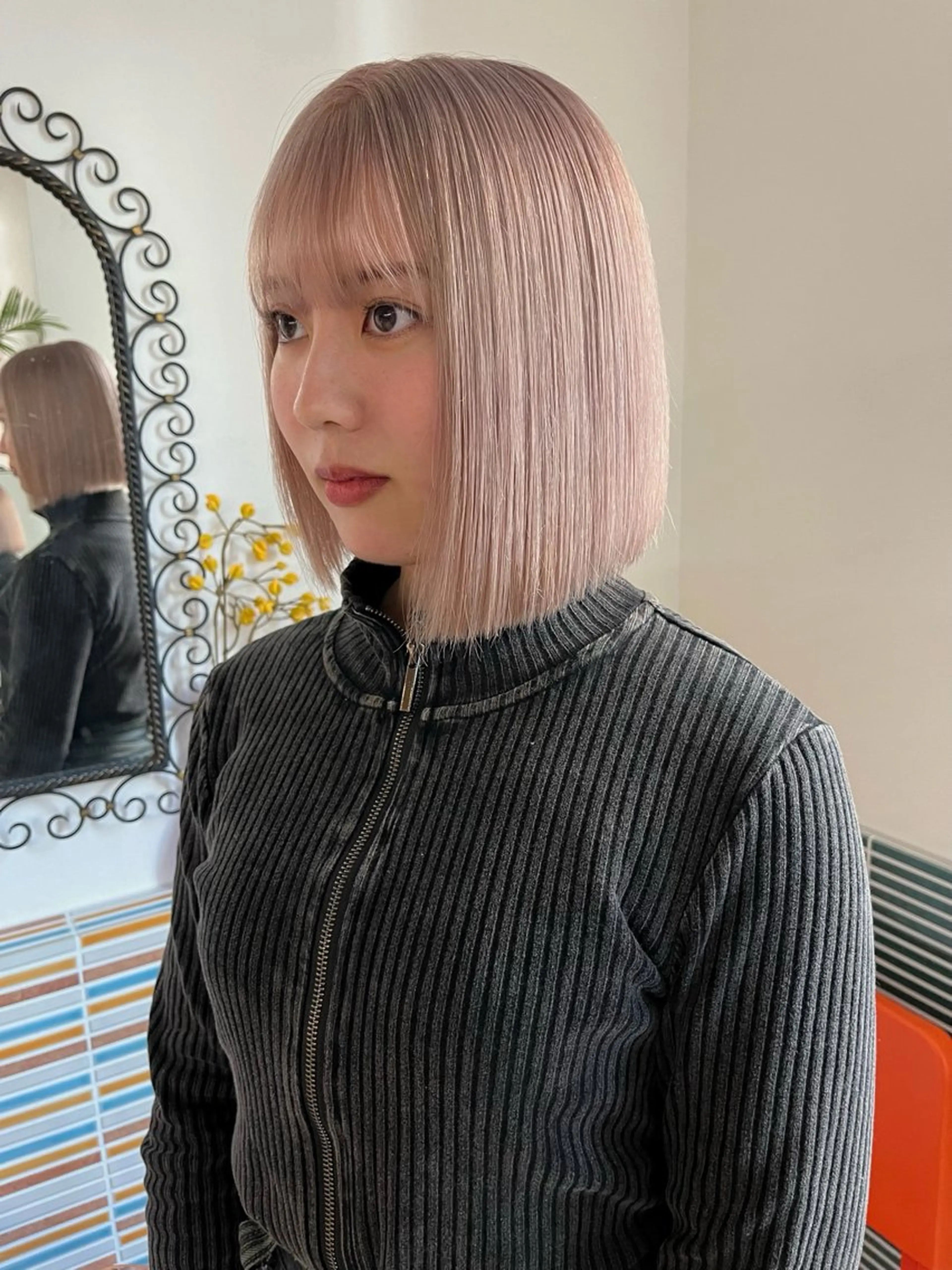 ミディアム カラー ベージュカラー ブリーチ ケアブリーチ ハイトーンカラー ミルクティーベージュ ヘアカラー トリートメント 🩷ハイトーン透明感 レイヤー🩷ユリカのヘアスタイル