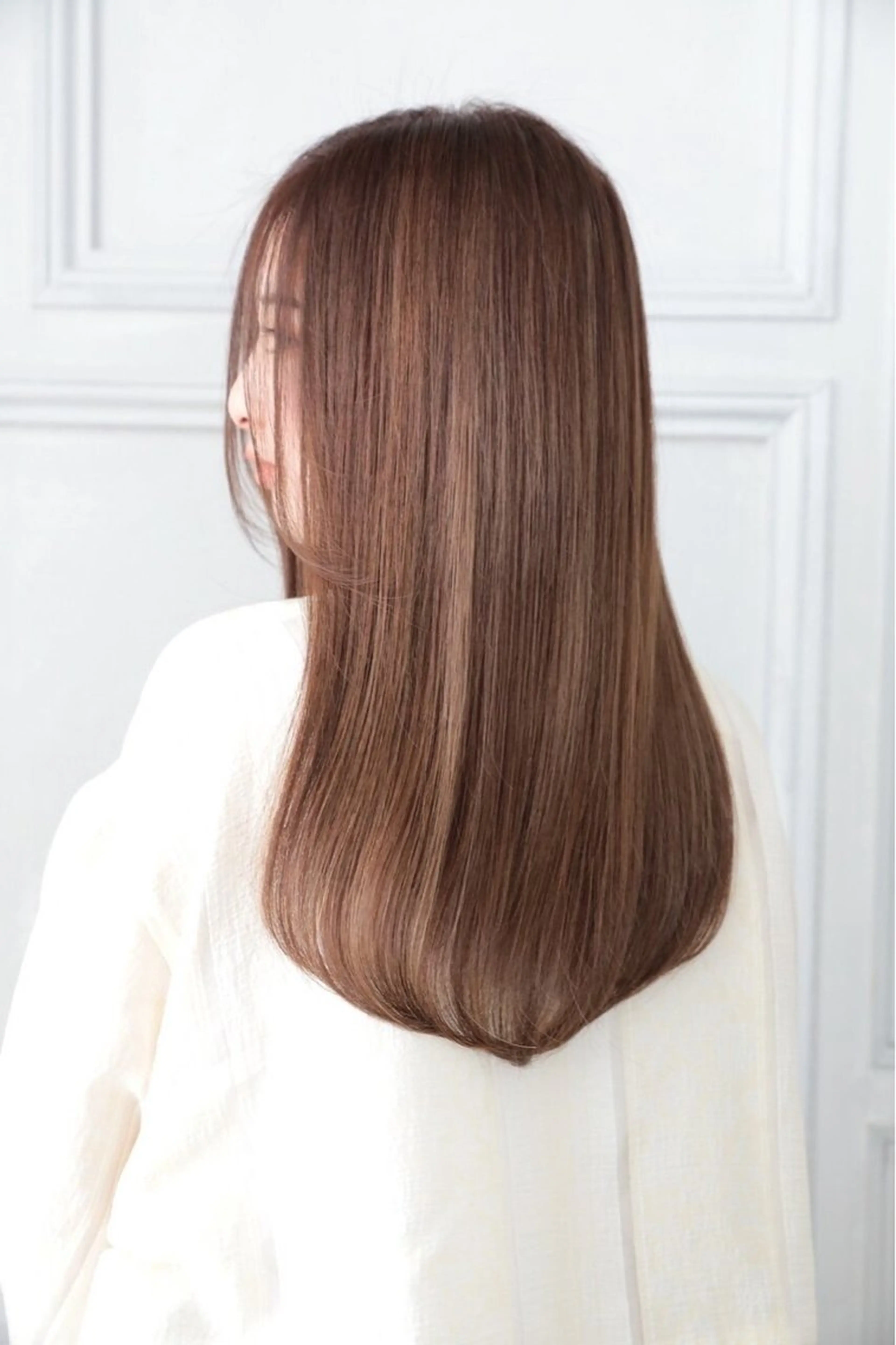 セミロング カラー 中東 真子のヘアスタイル