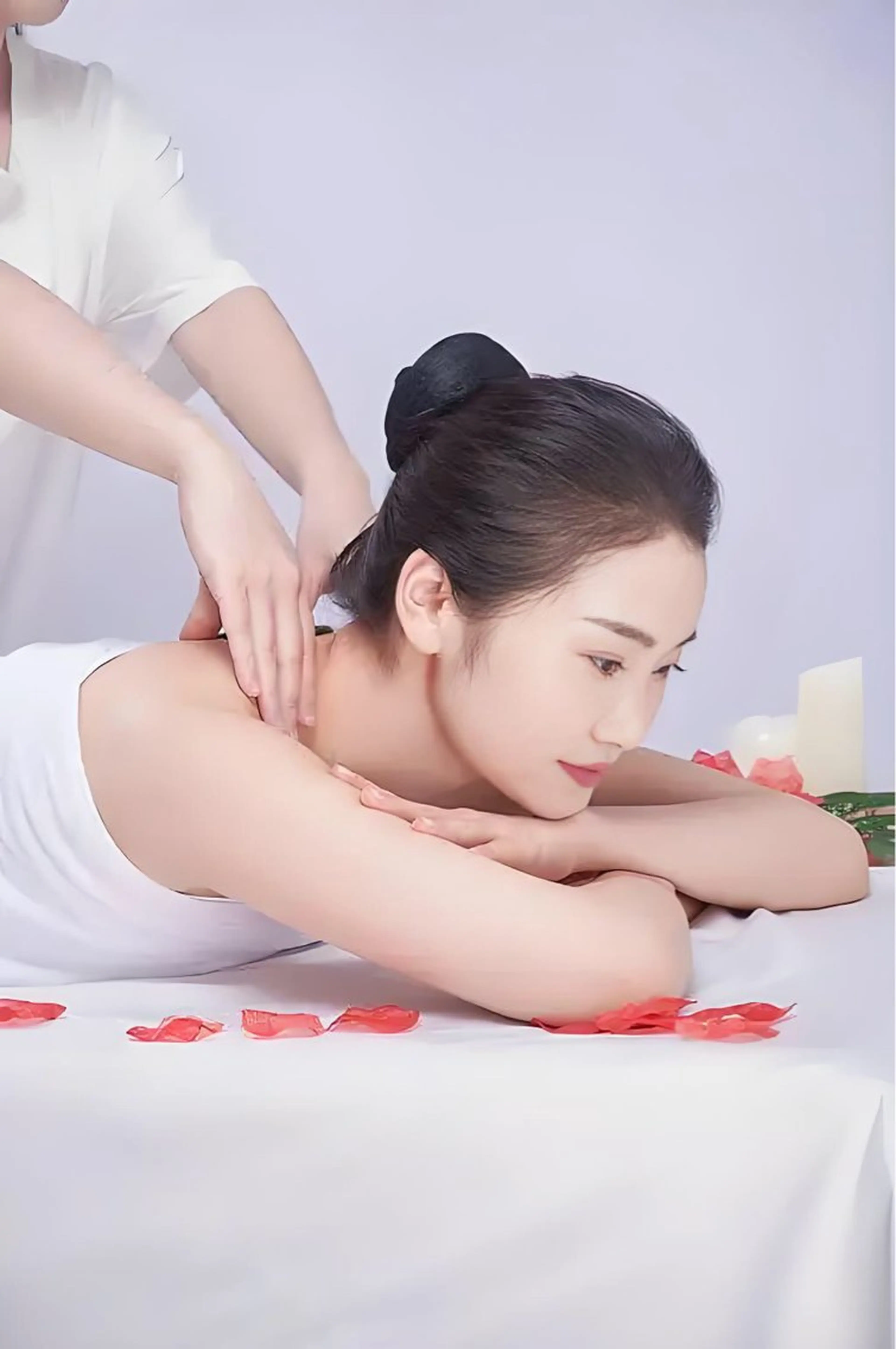 【癒し&緩やか】全身もみほぐし60分+漢方足湯5分　計65分の写真