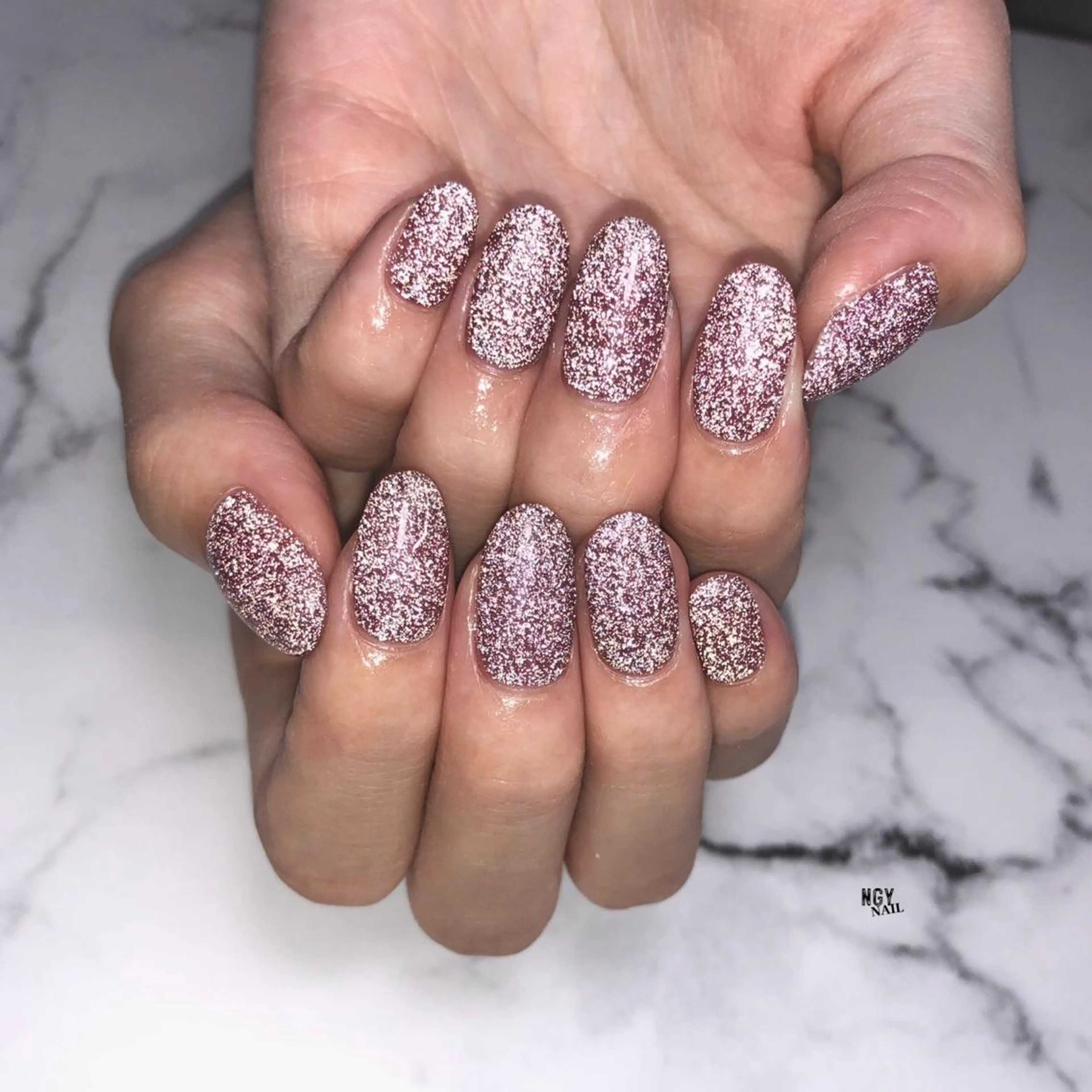 ネイル ボルドー フラッシュネイル ジェルネイル キラキラネイル 韓国ネイル ハンドネイル NAIL NOWのネイルデザイン