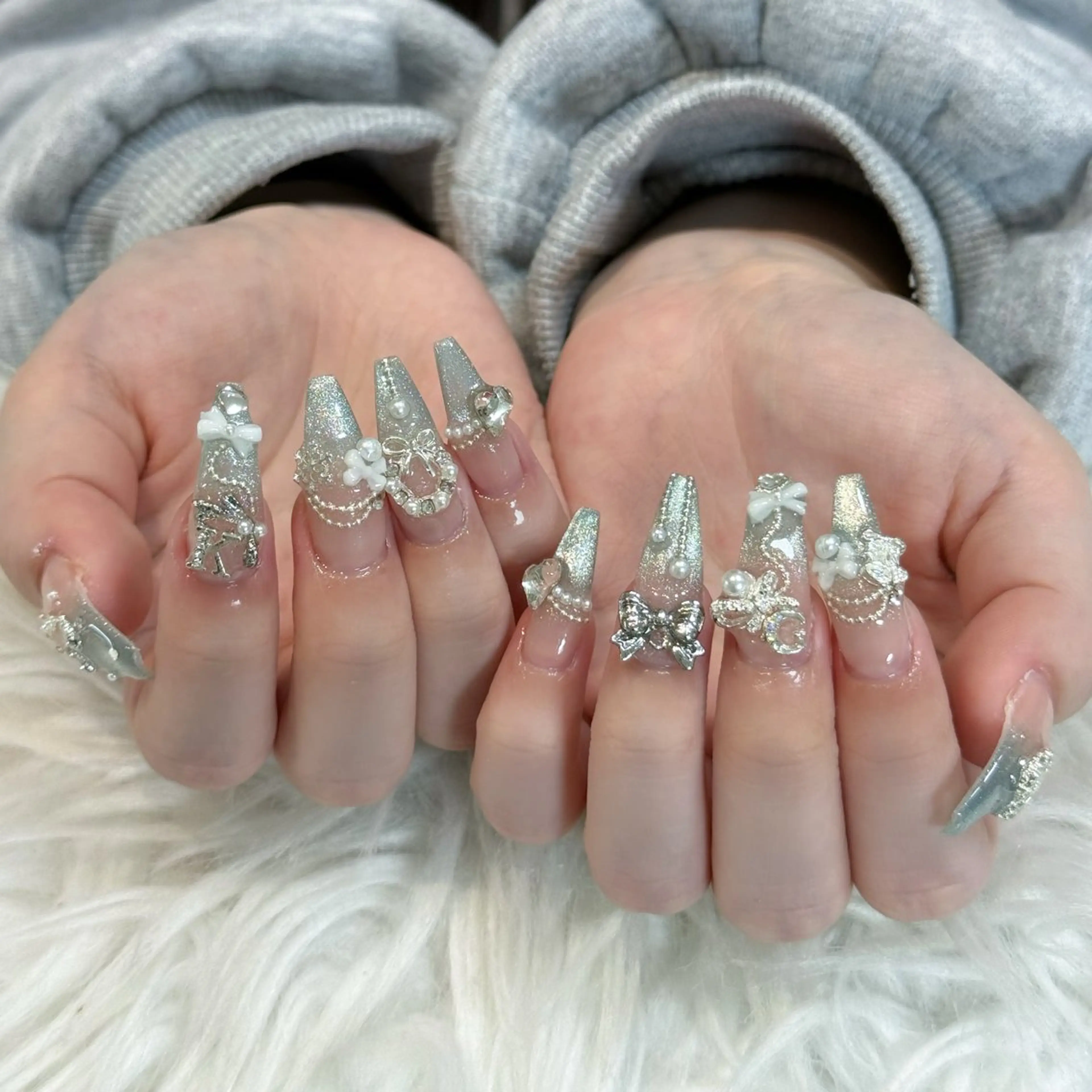 ネイル オーロラネイル ボルドー ブラウン 氷ネイル・うるうるネイル キラキラネイル Julli NailStudioのネイルデザイン