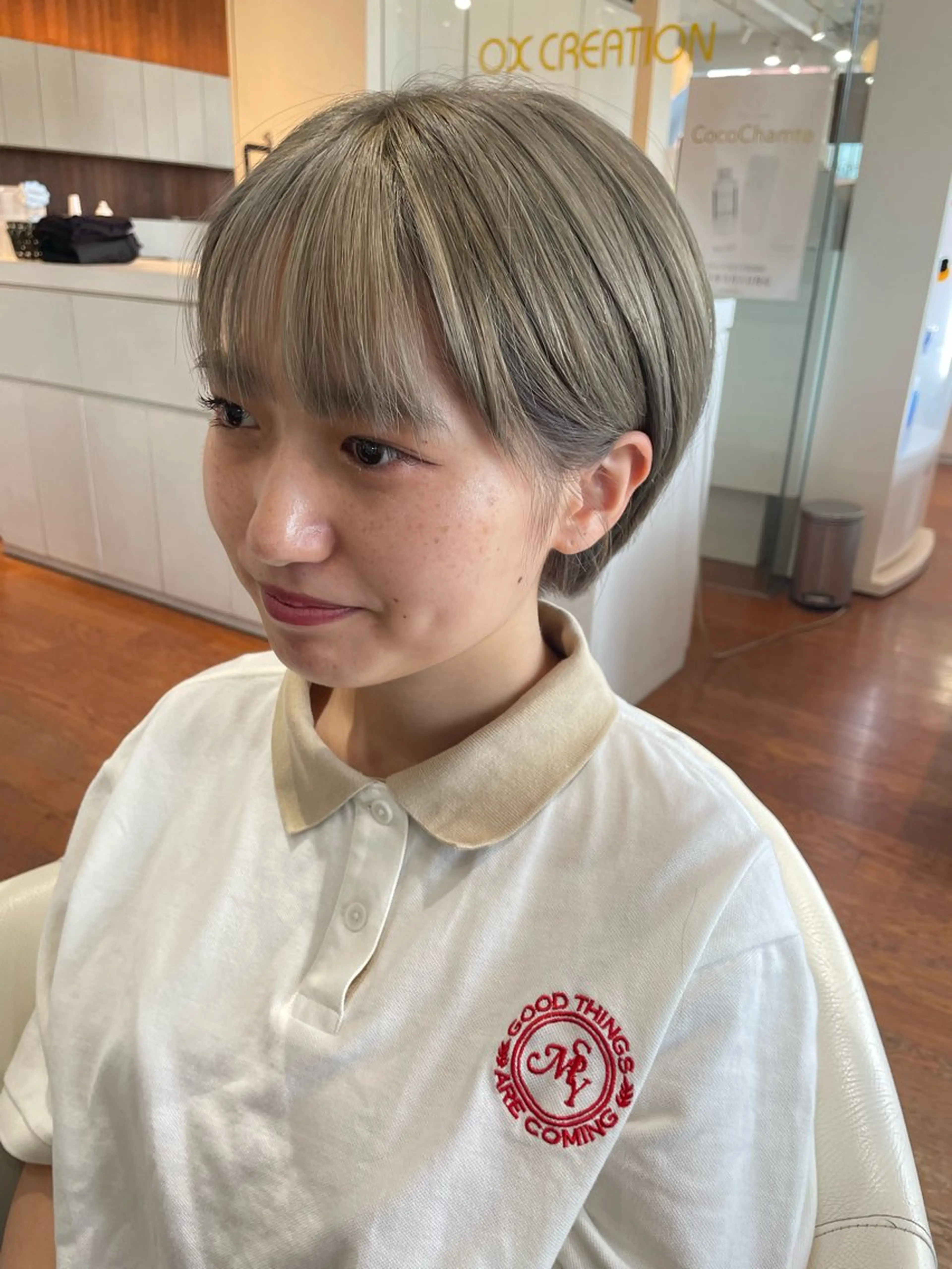 ショート カラー ベージュカラー ブリーチ ブロンド Canon/ インナーカラー/四条のヘアスタイル