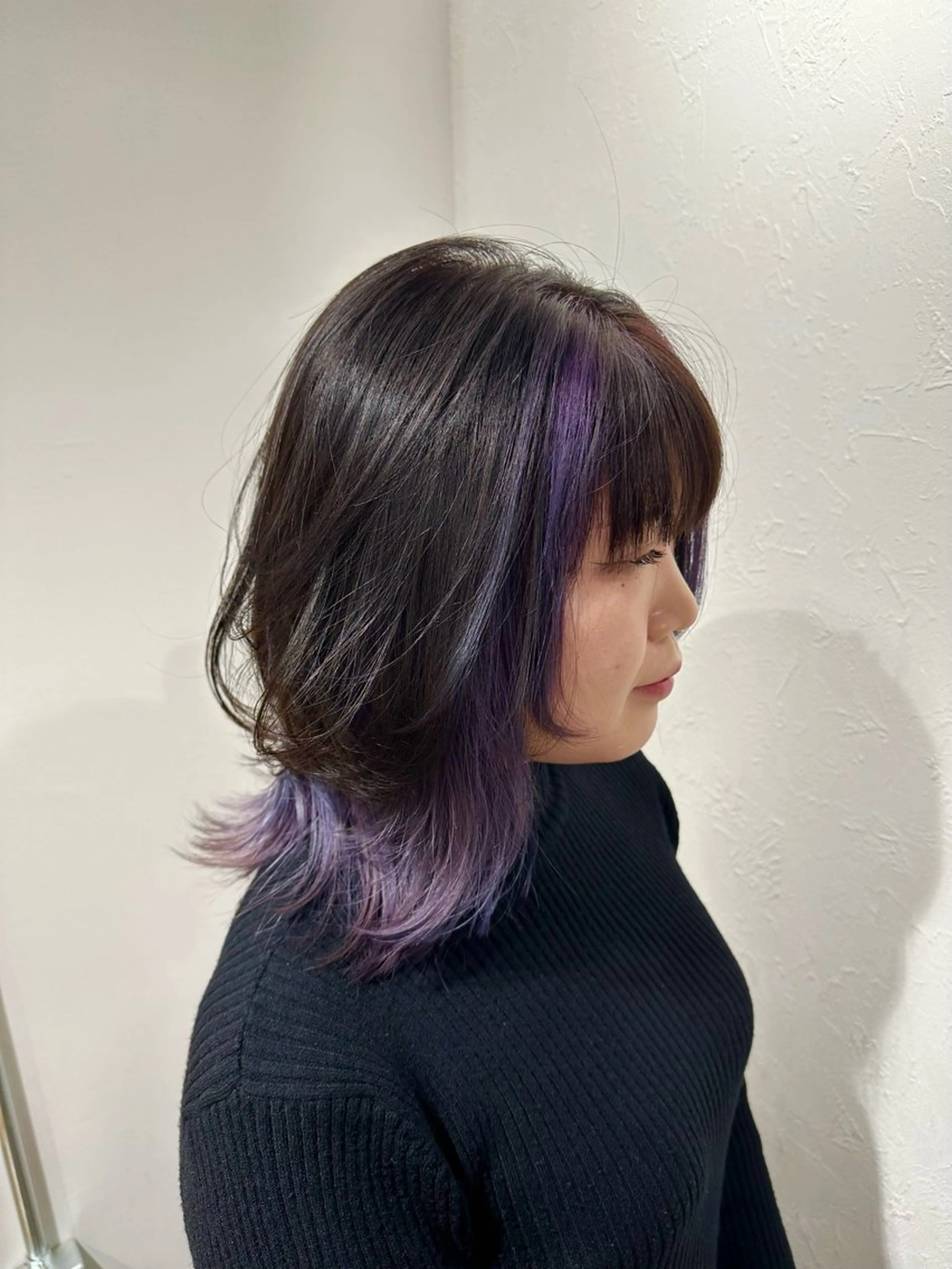 ミディアム カラー ヘアアレンジ ブリーチ パープルカラー 顔周りカット SALOWIN京都河原町Suite店所属・外国人風レイヤー/ ハイトーンSHUのヘアスタイル