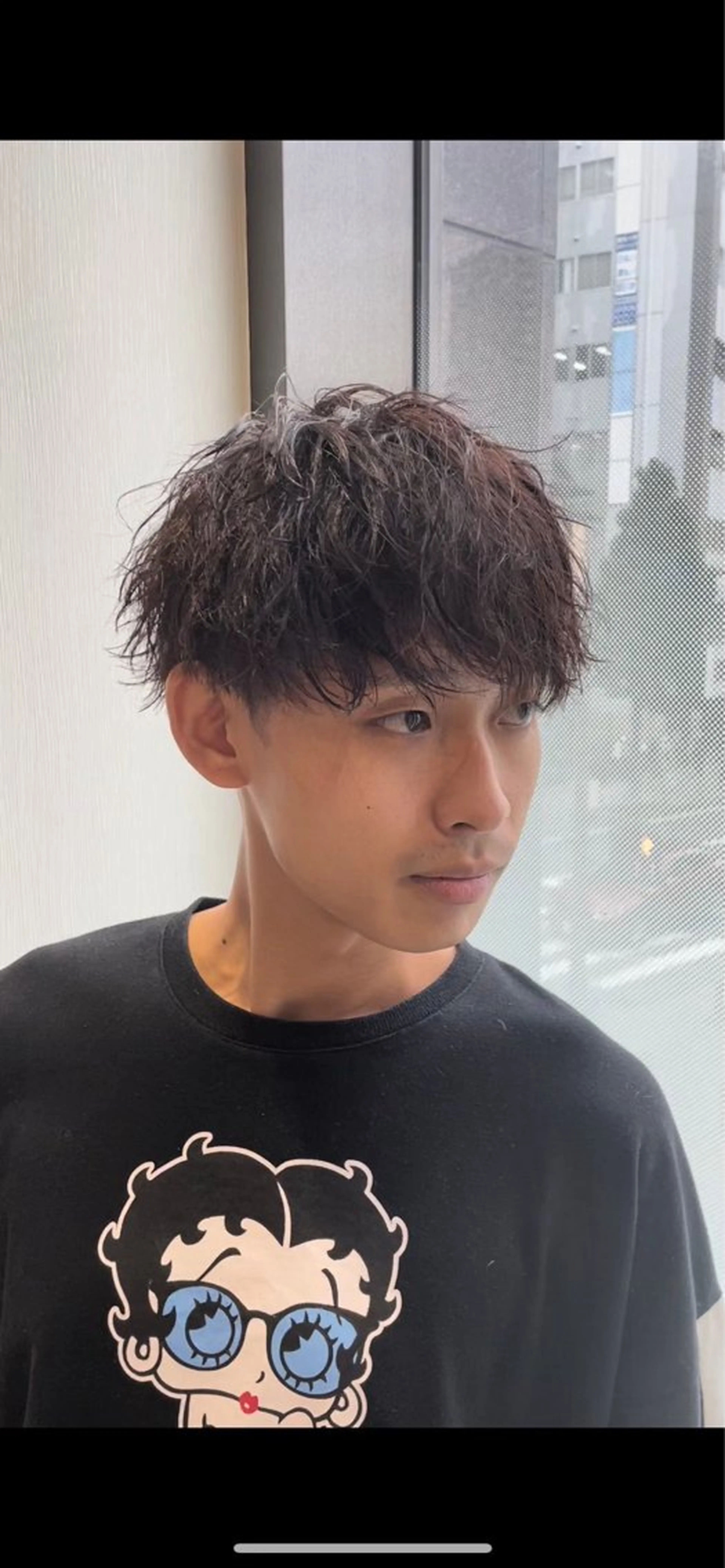 パーマ メンズ 仲宗根 美鈴のヘアスタイル