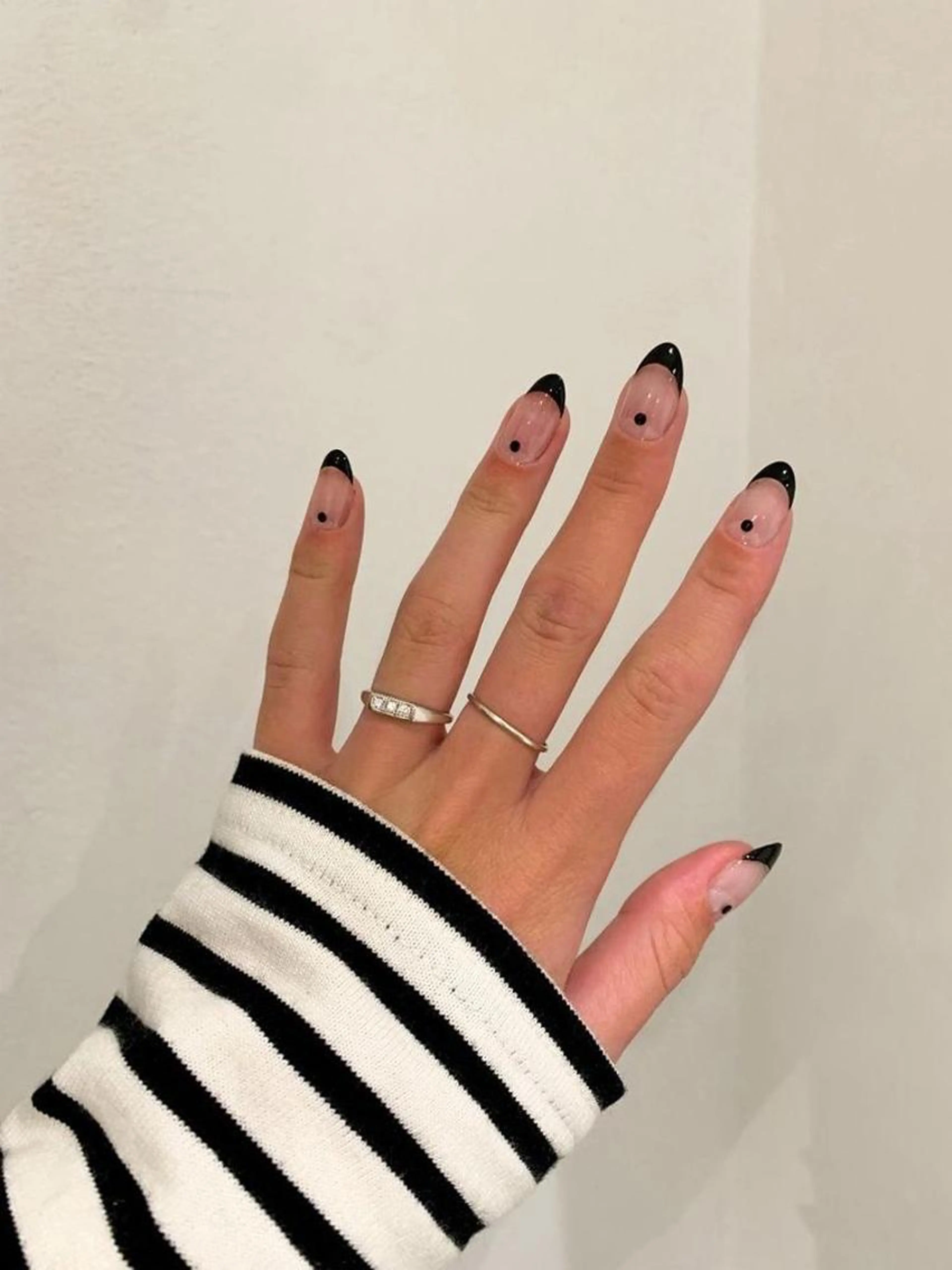 [ハンド]フレンチベースカラー無し✨パラジェル変更無料✨(※ソフトジェルオフ御新規様&30日以内再来で無料)の写真