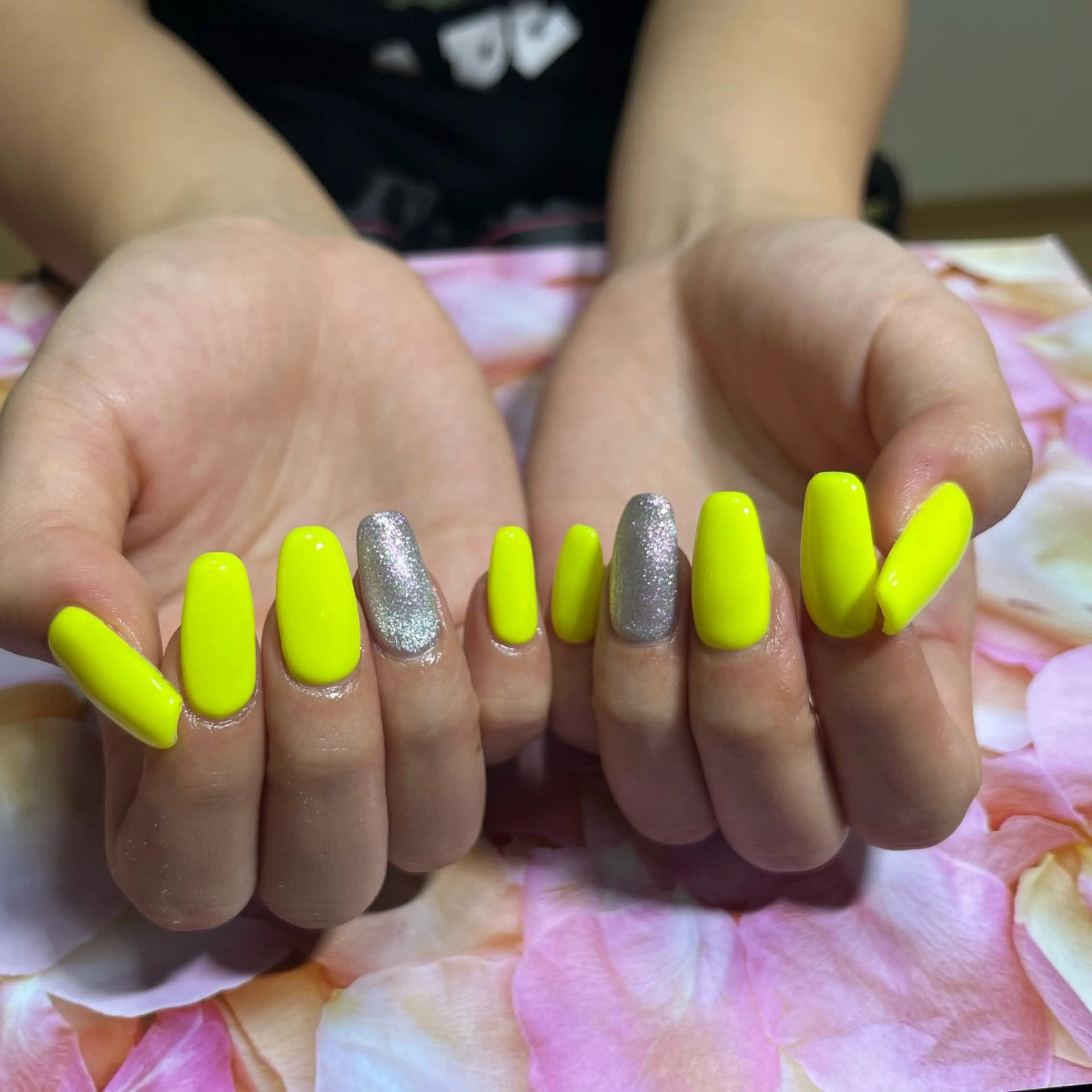 セミロング ハンドネイル hs nail salonのネイルデザイン