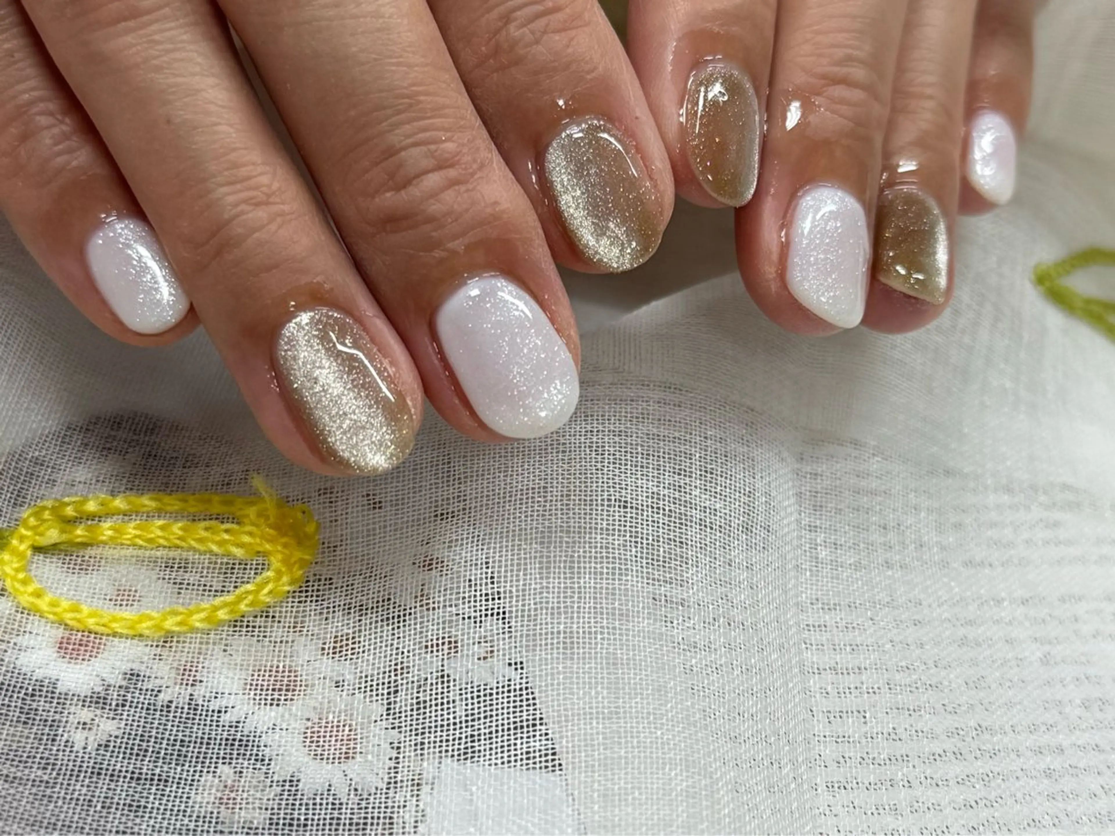 ネイル ラメ(グリッター) マグネットネイル ホワイト ハンドネイル angelina星が丘店（旧：angelina東山公園駅前店）所属・KAORI🦄 星ヶ丘徒歩1分サロンのネイルデザイン