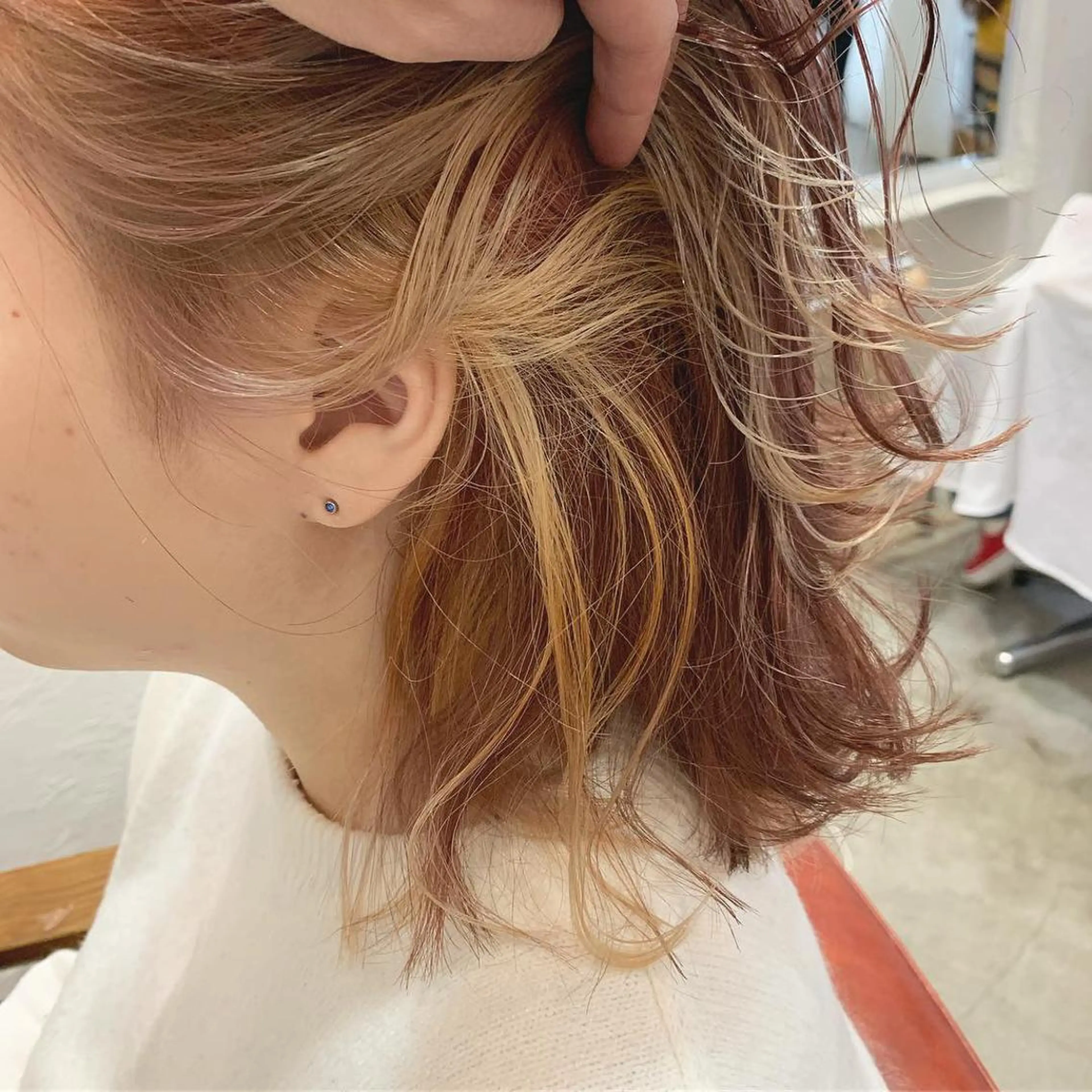 ミディアム カラー fio マナミのヘアスタイル