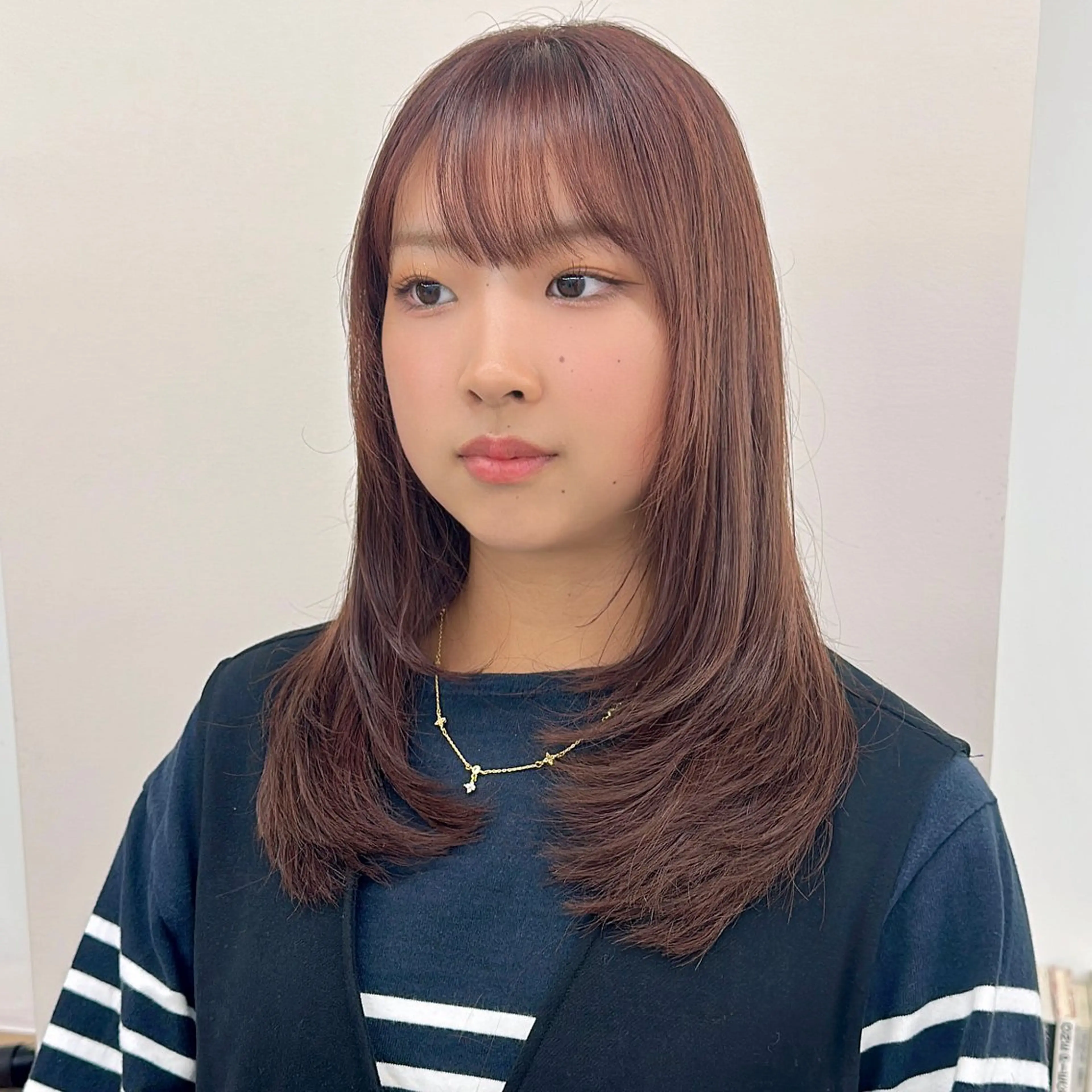 ミディアム カラー カット ヘアカラー トリートメント ブリーチなし/レイヤ ー特化🌈Tommyのヘアスタイル