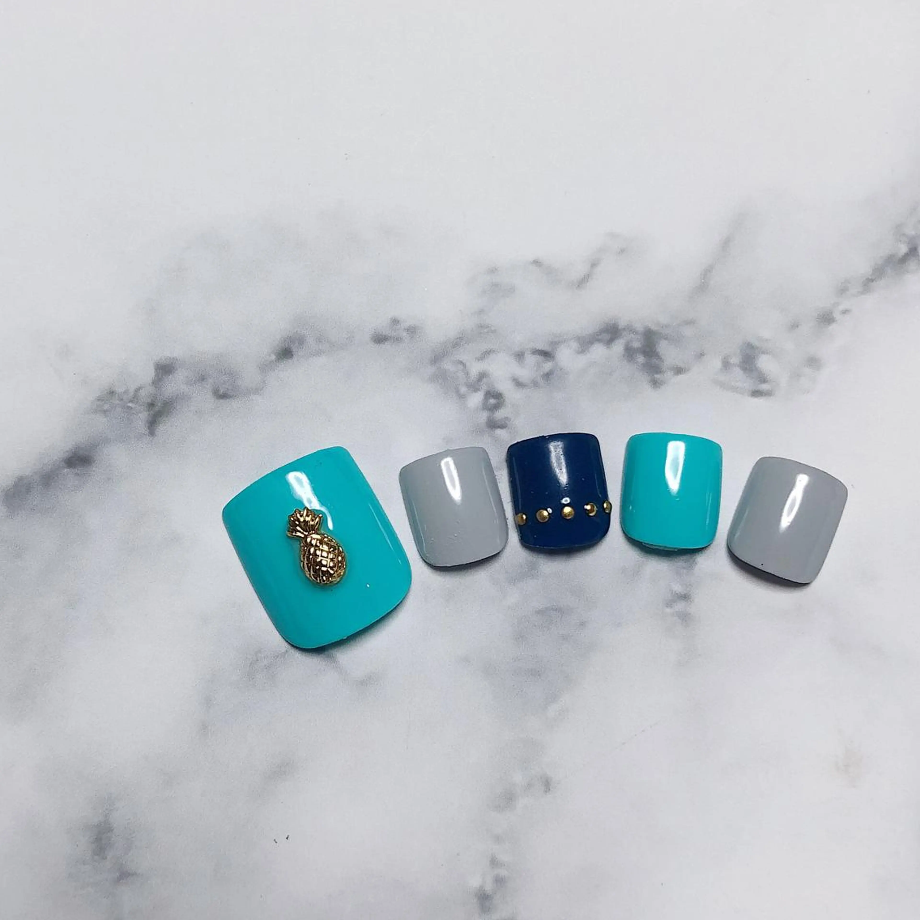 ネイル 🌞💜 KAORI 🌴のネイルデザイン