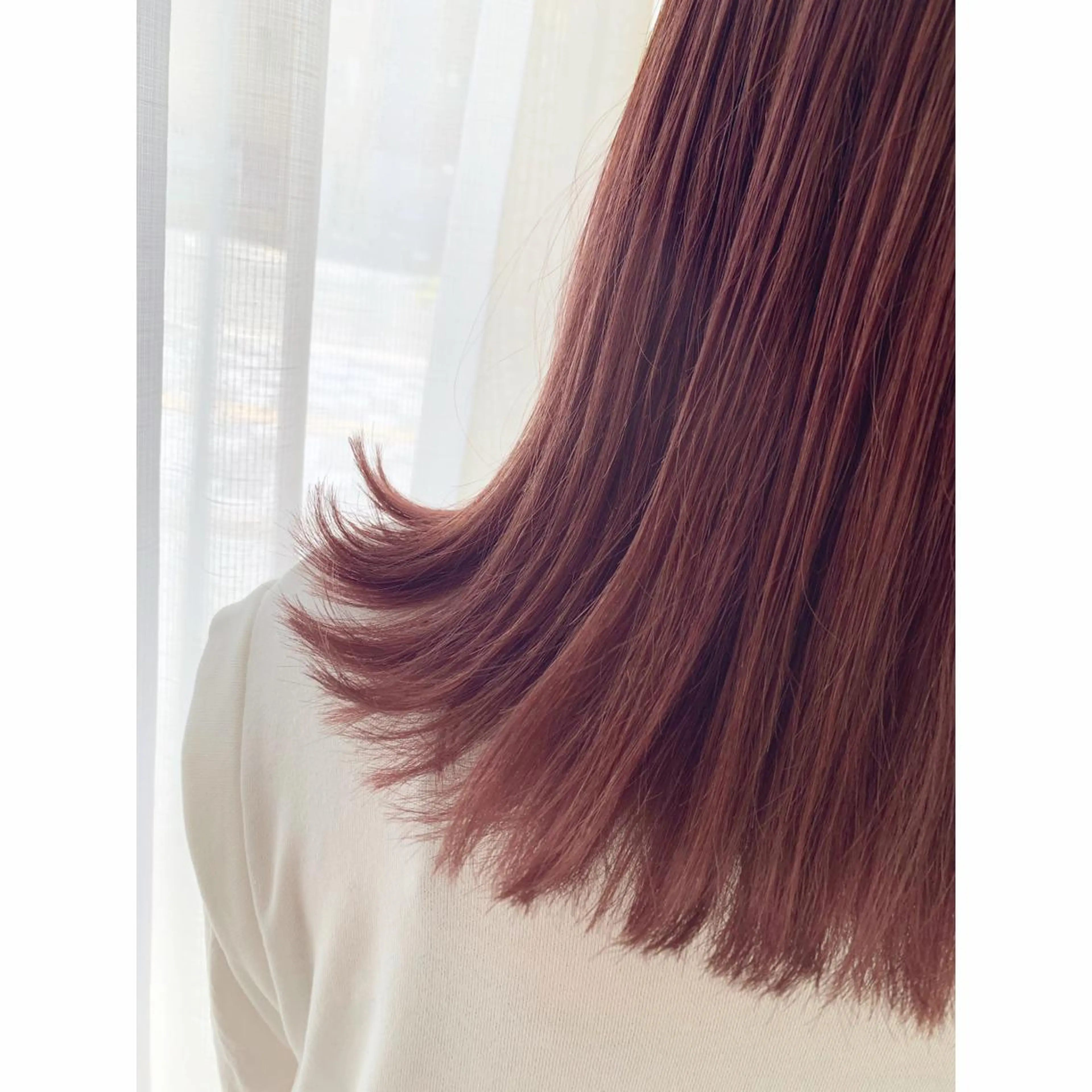 ミディアム カラー fio マナミのヘアスタイル