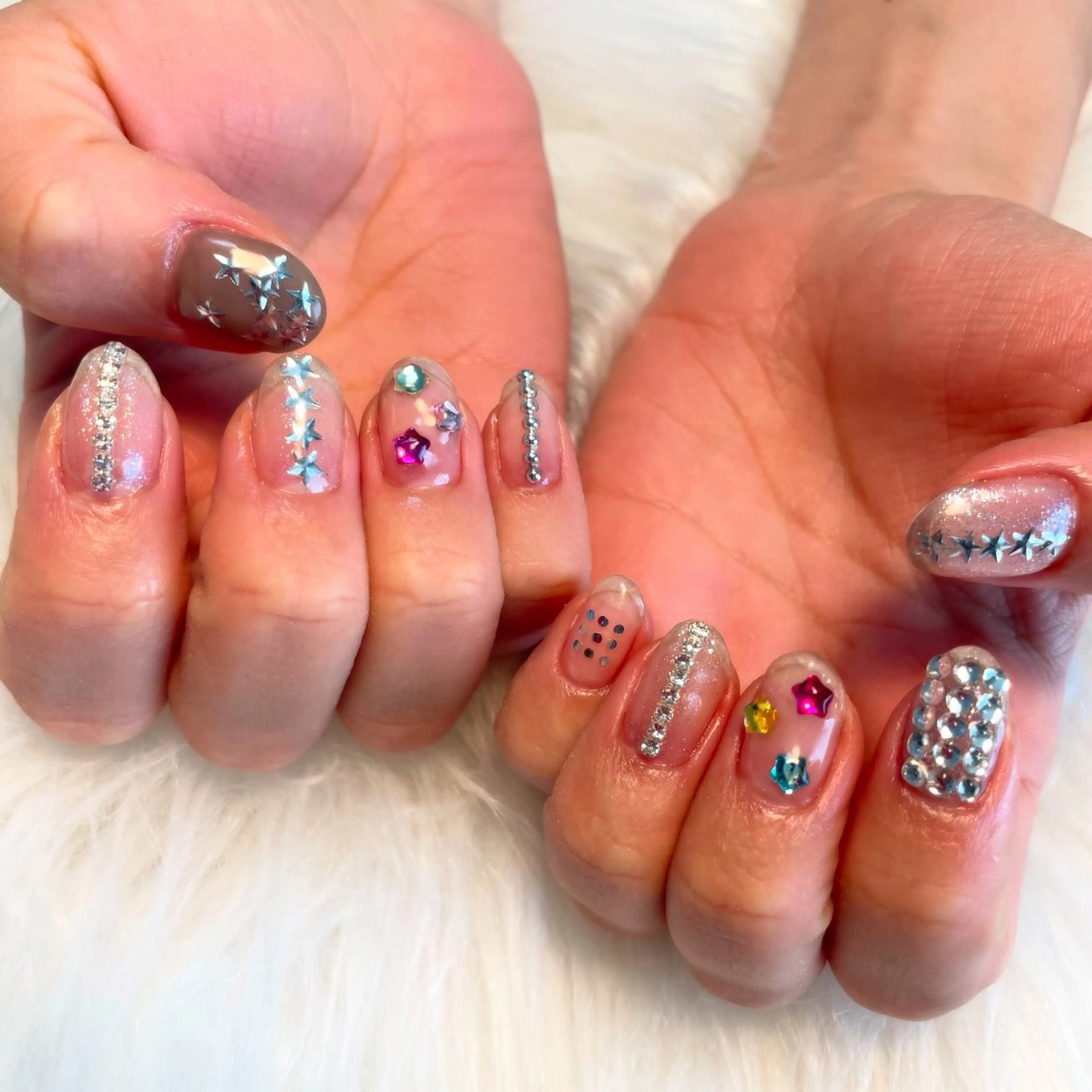 ネイル ハンドネイル ゴテゴテ💙ワンホン リオナのネイルデザイン