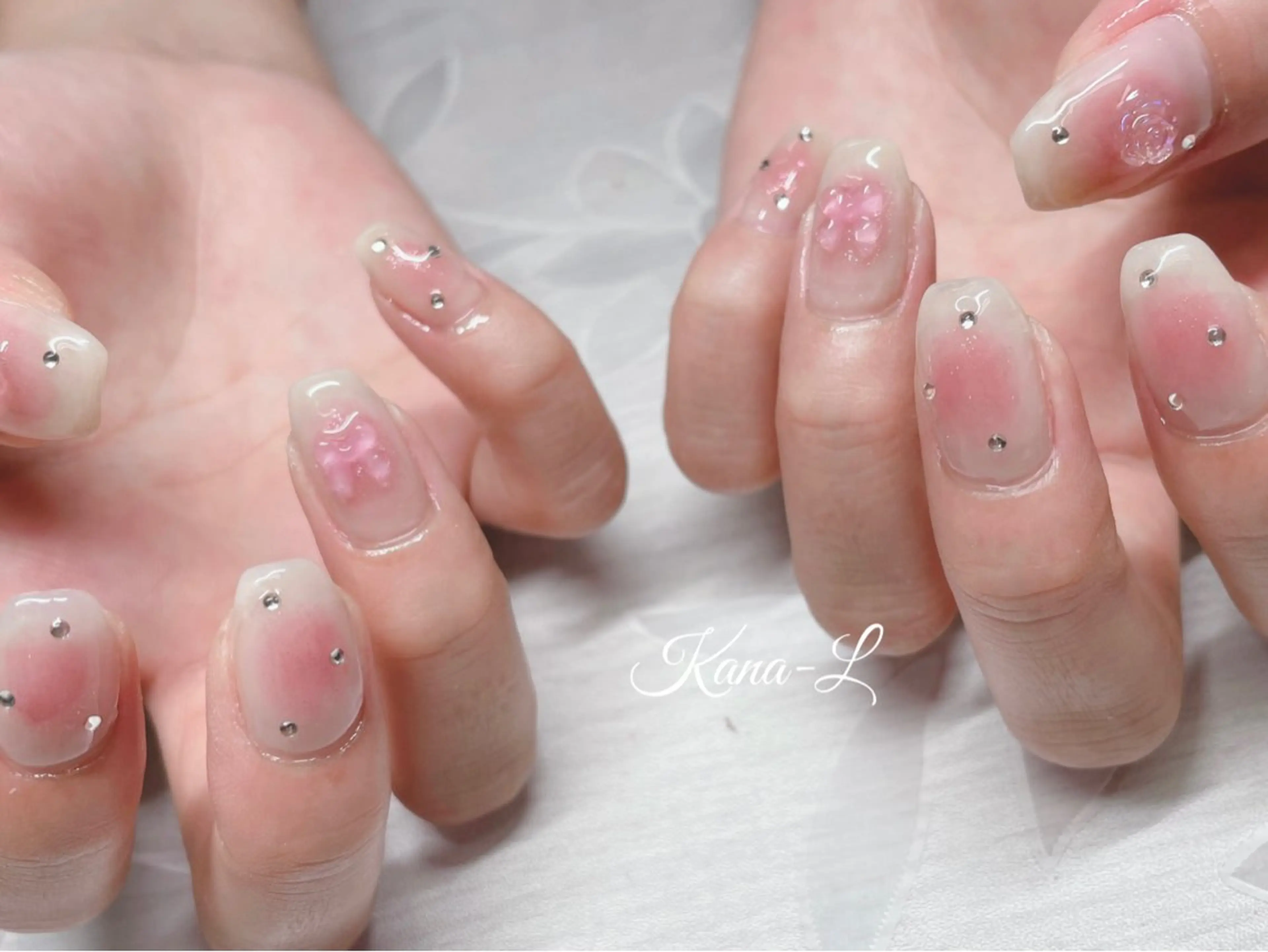 ネイル チークネイル ジェルネイル 韓国ネイル マグネットネイル パラジェル 芦辺 香奈のネイルデザイン