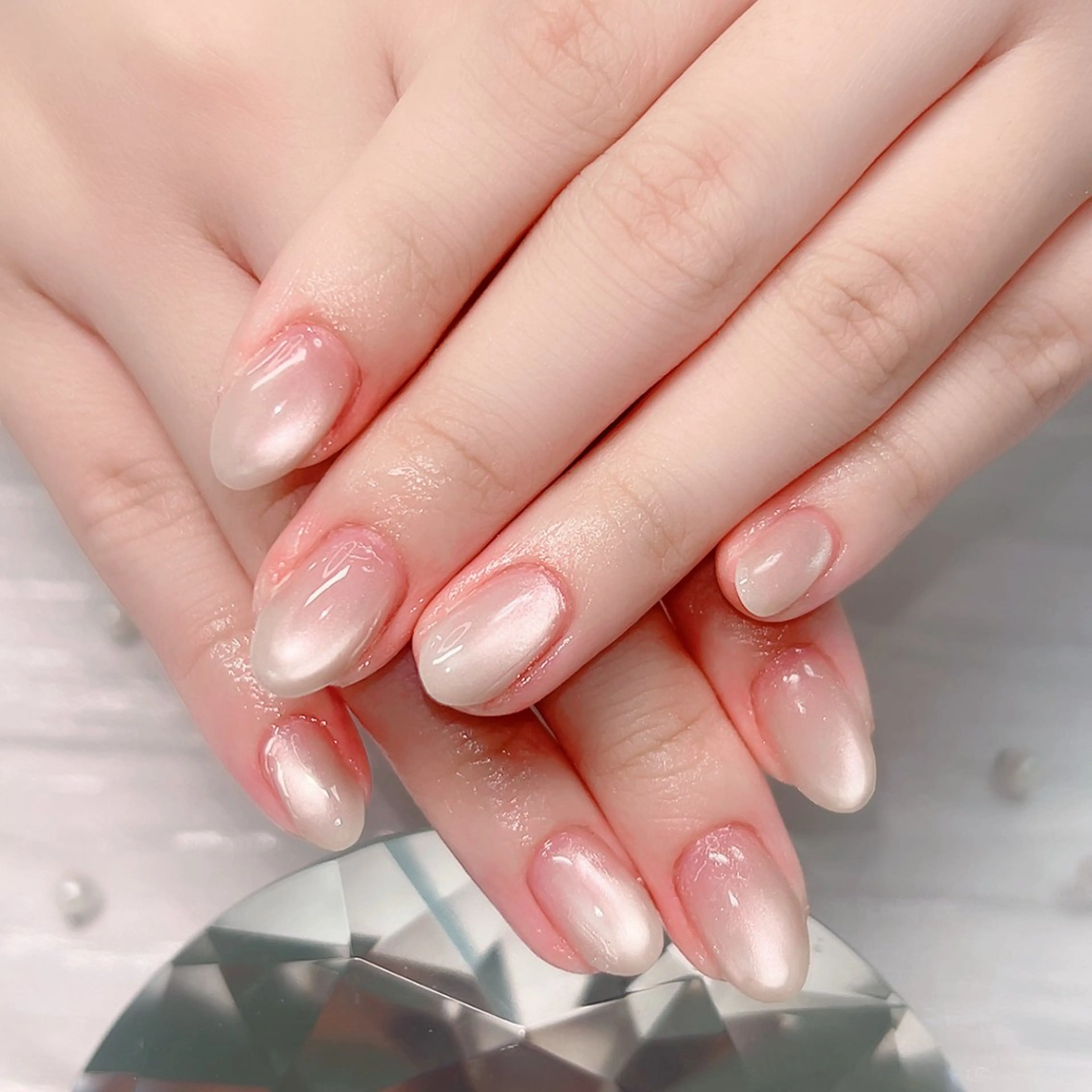 ネイル アートネイル オーロラネイル ジェルネイル グリーン ホログラムネイル ハンドネイル Cute Tips nailのネイルデザイン