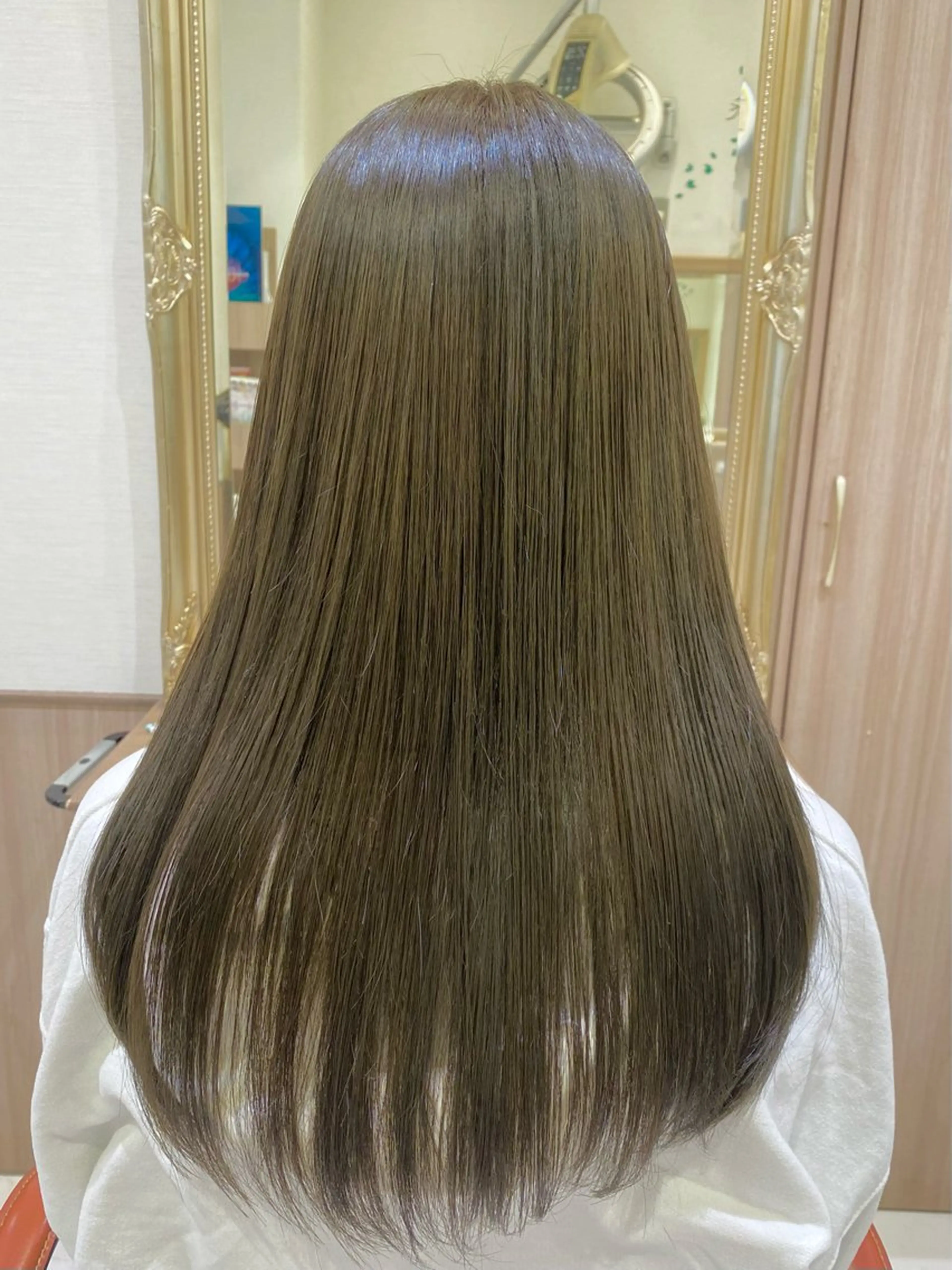 ロング カラー 古川 琴美のヘアスタイル