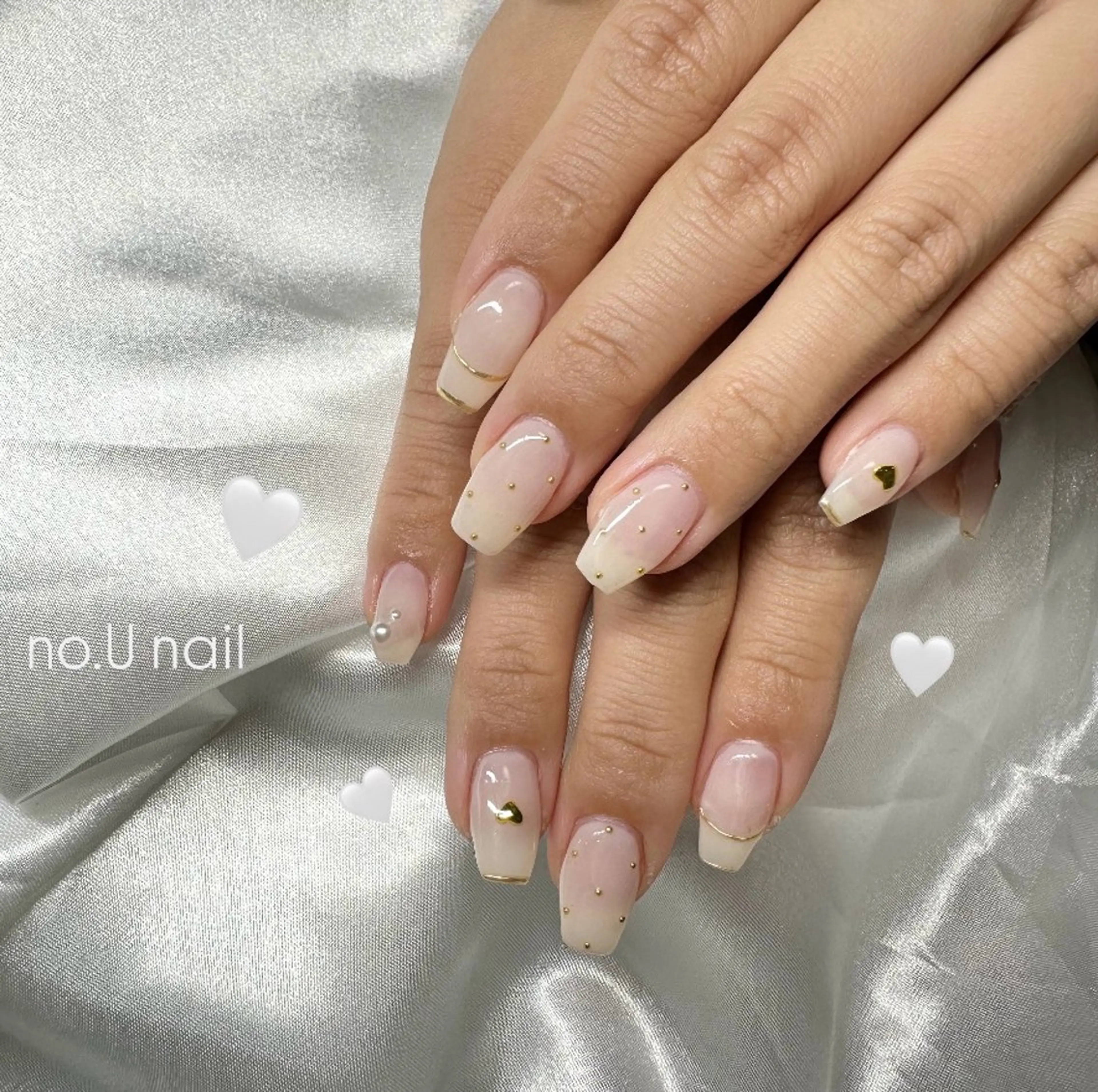 ネイル ゴールド ピンク ホワイト ハンドネイル no.U nailsのネイルデザイン