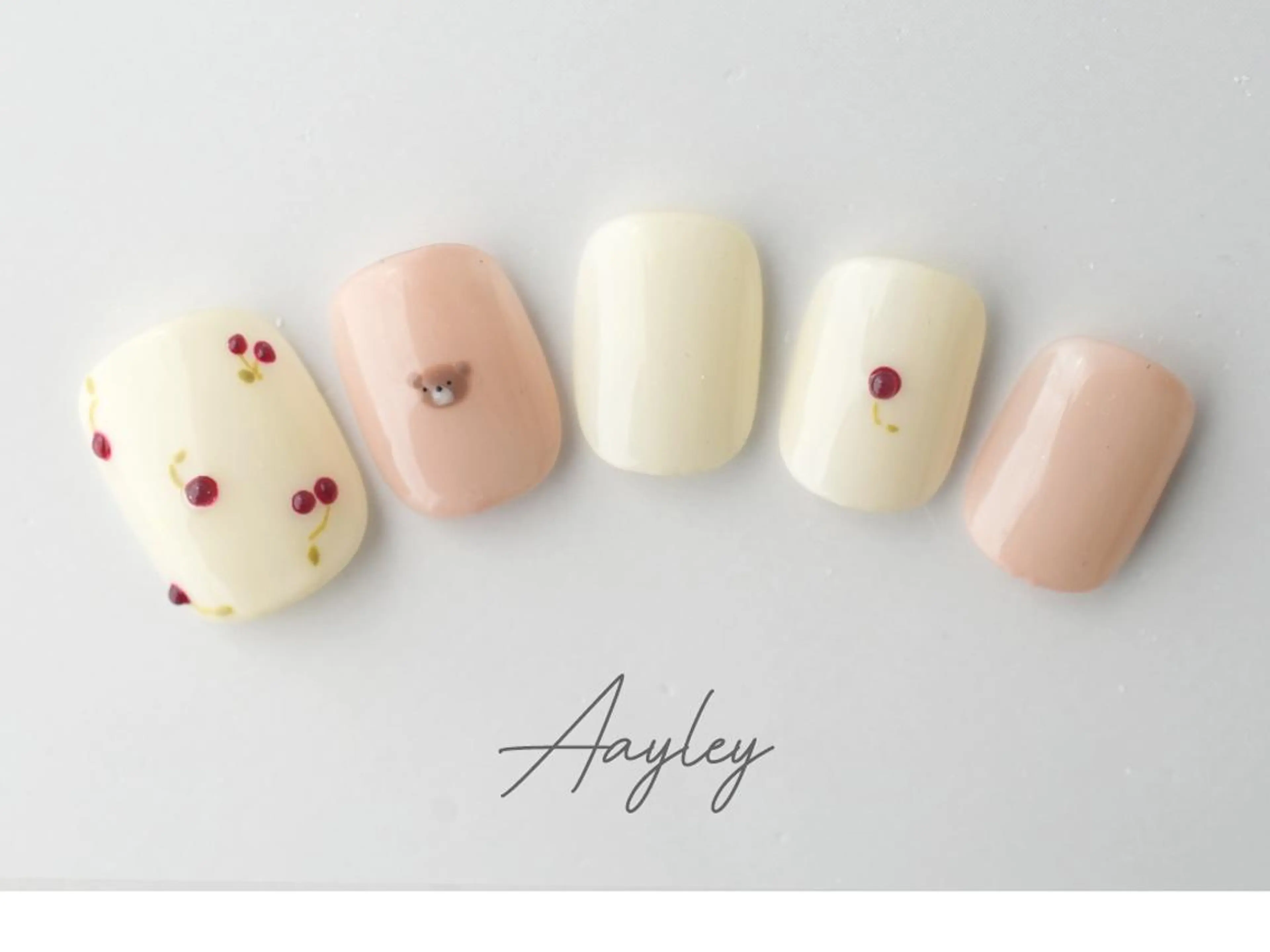 ショート カラー ネイル Aayley(アイリー)Salon所属・Aayley アイリ―サロンのネイルデザイン