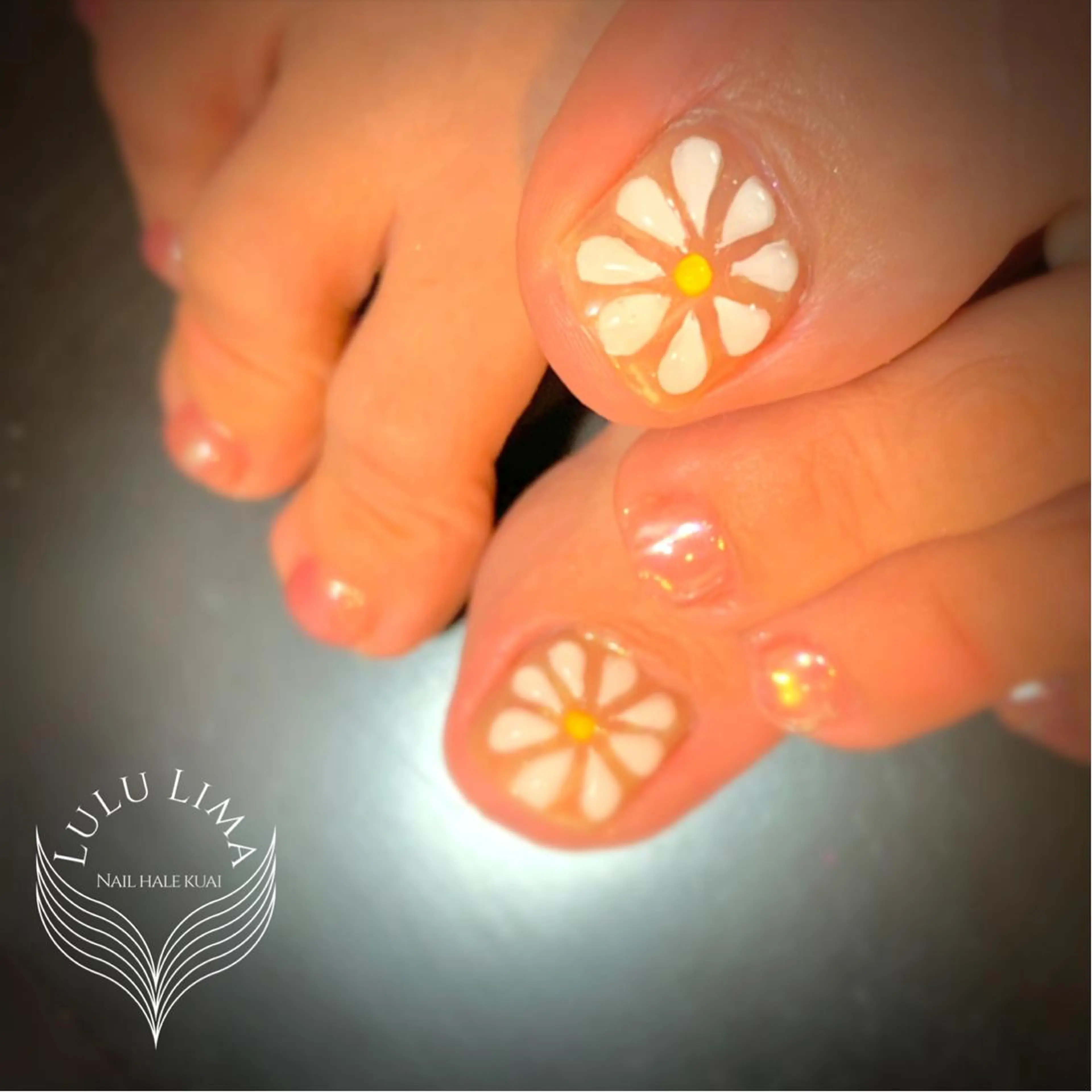 ネイル オーロラネイル フットネイル キラキラネイル ぷっくりネイル ハンドネイル フットネイル LULU LIMAのネイルデザイン