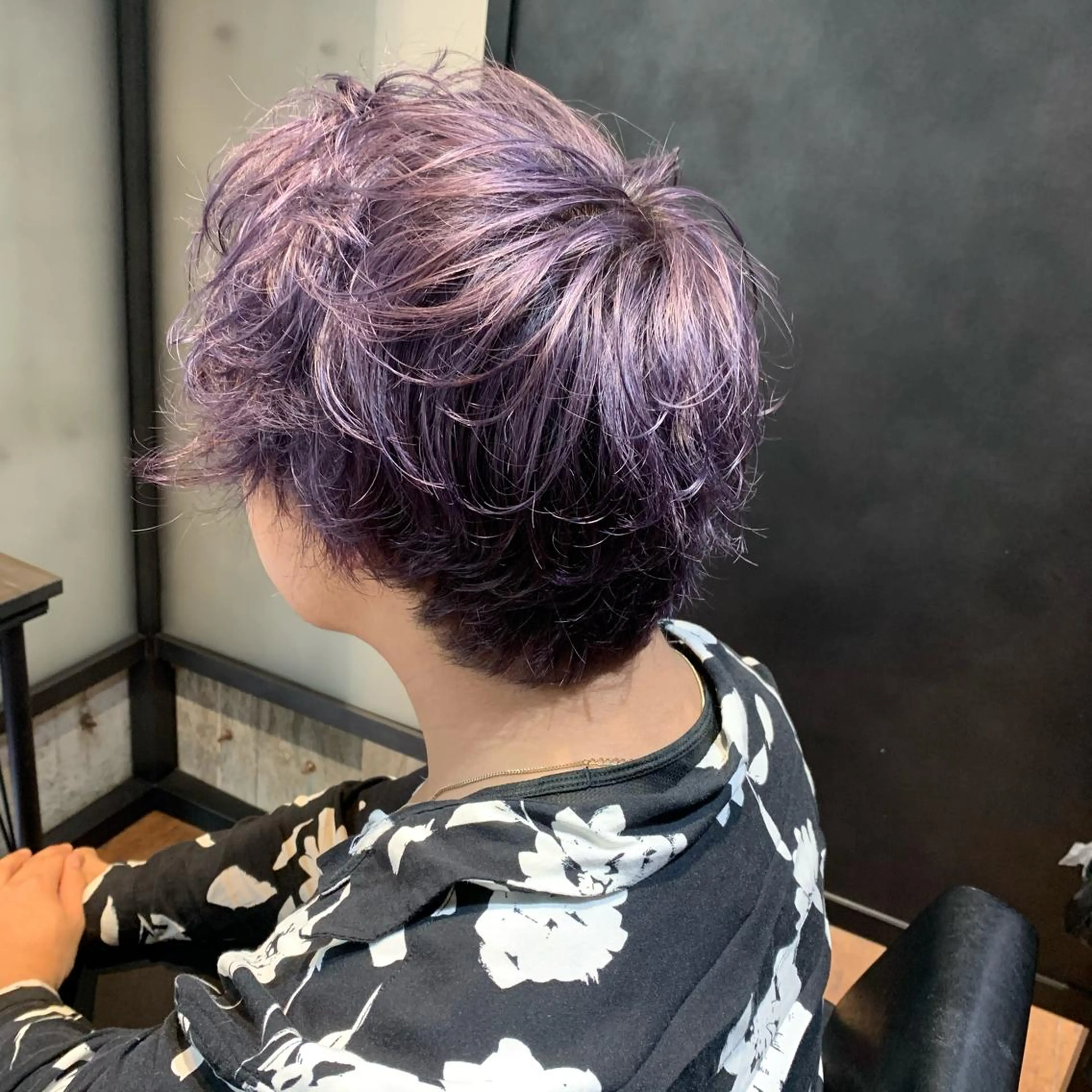 カラー メンズ newi TATSUのヘアスタイル