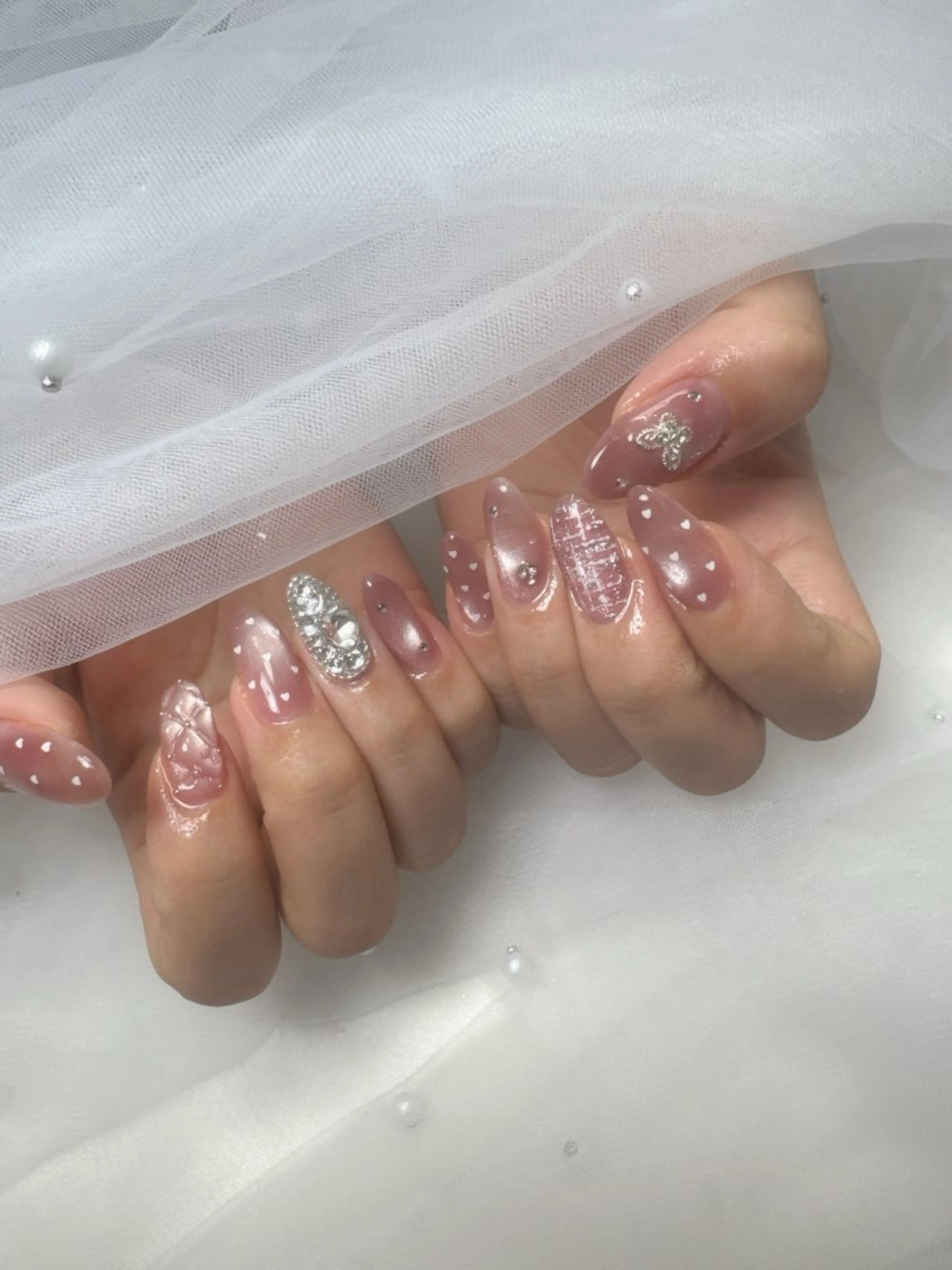ネイル フレンチネイル ジェルネイル ガラスフレンチ ハート キラキラネイル ハンドネイル Queeens nailのネイルデザイン