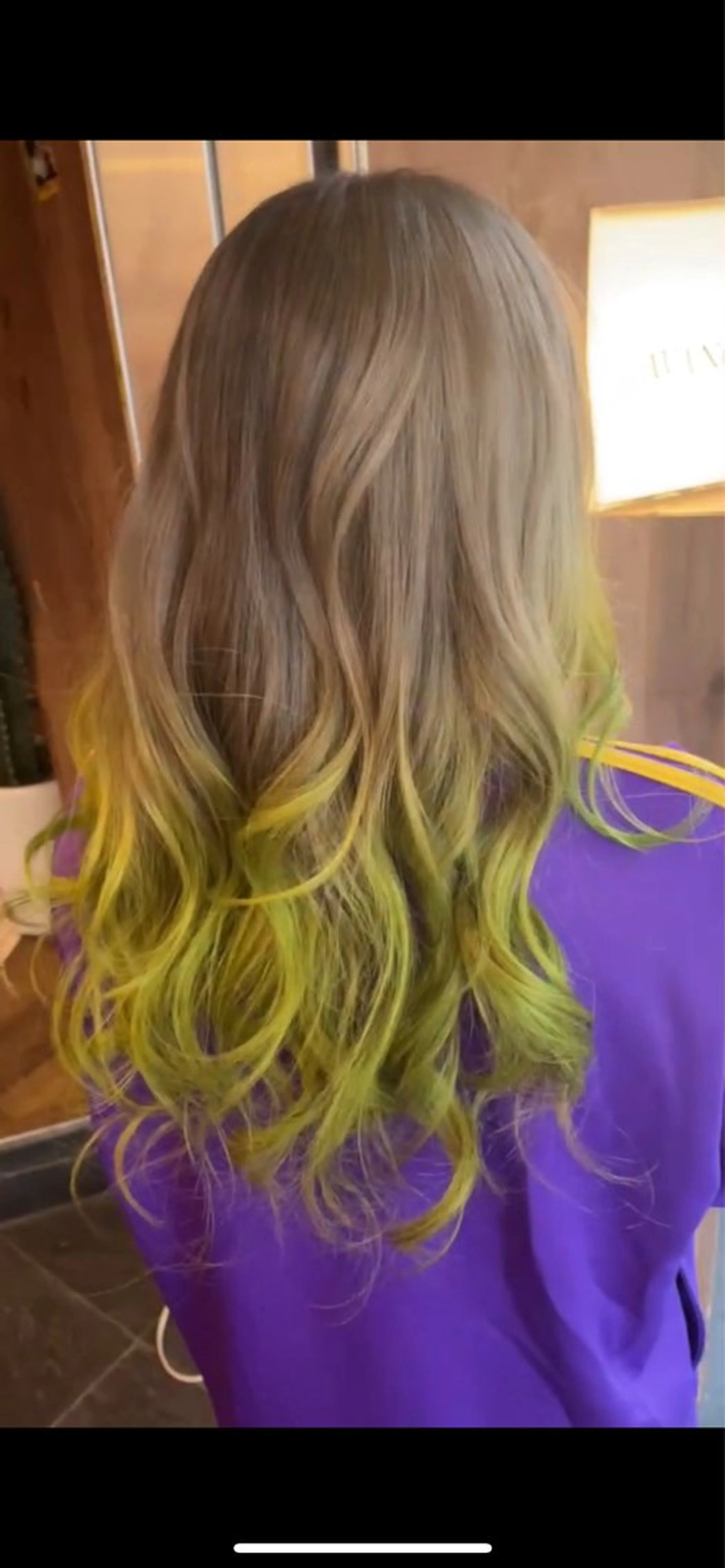 ロング カラー ブリーチ ダブルカラー グラデーションカラー 【ブロンド】【ベージ ュ系】TAKUMAのヘアスタイル