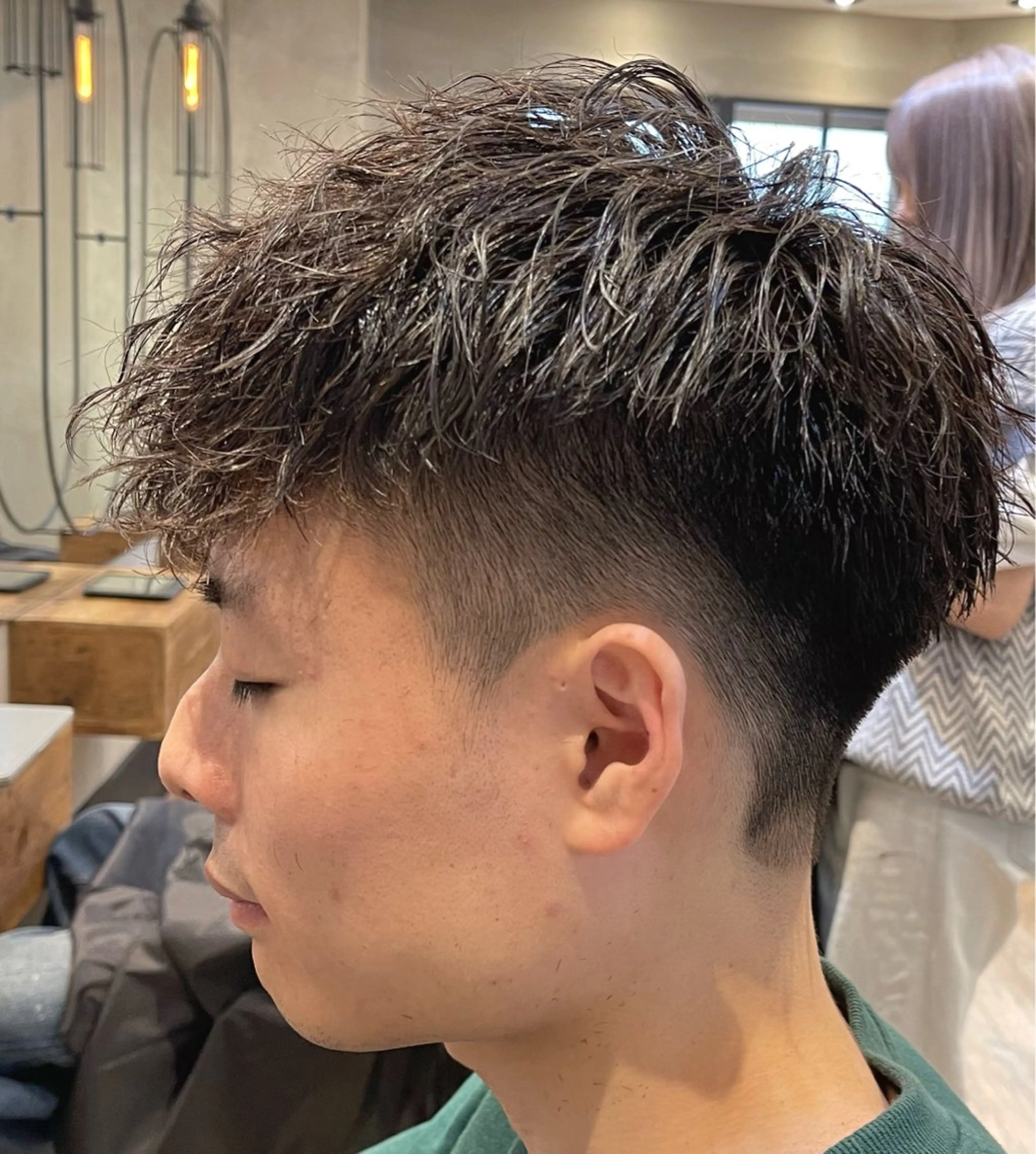 ショート パーマ メンズ ビジネス フェードカット メンズ韓国風 マッシュ メンズパーマ カット パーマ トリートメント ヘアセット amie高崎所属・高崎メンズパーマ 髪質改善TAKEのヘアスタイル