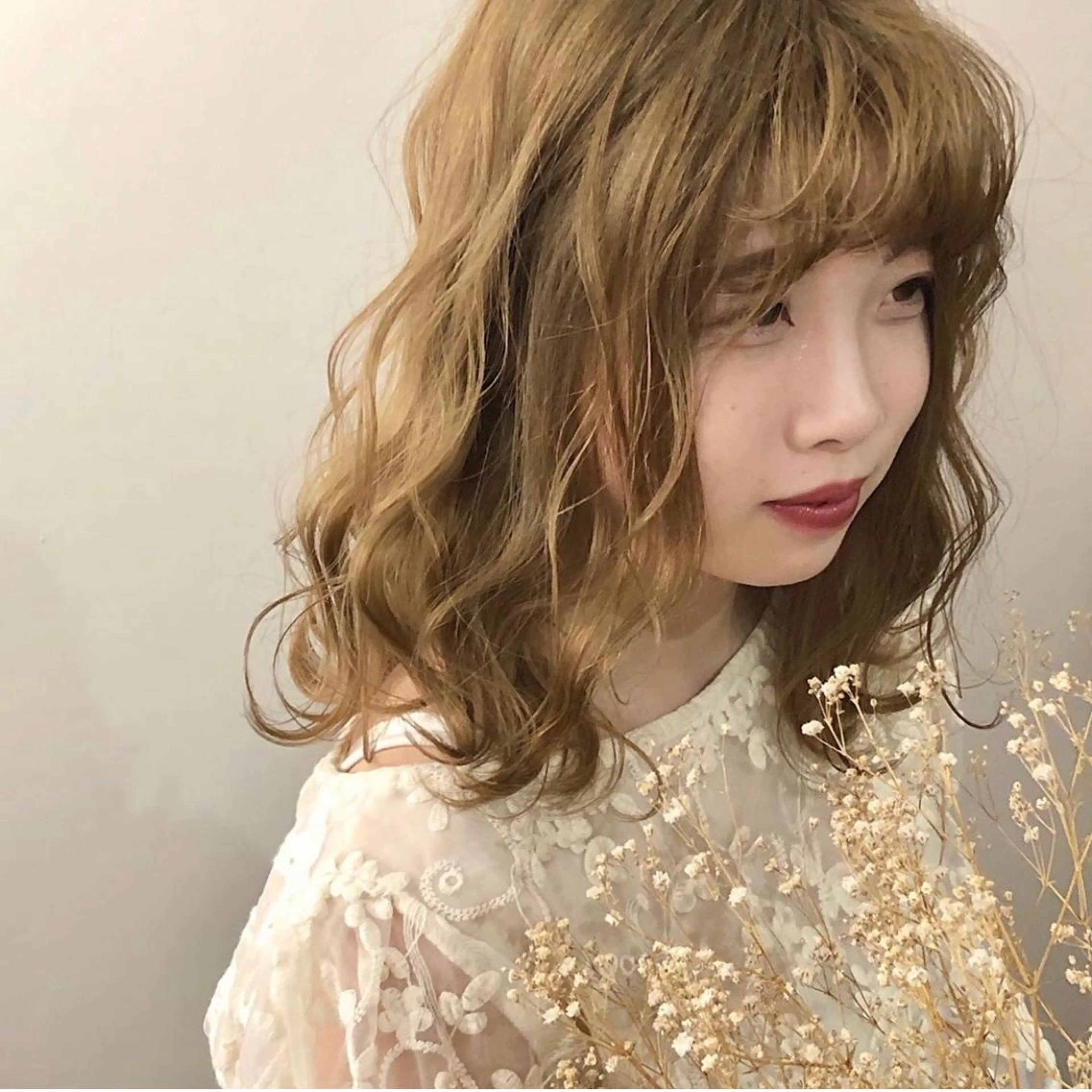 ミディアム カラー ベージュカラー ミルクティーベージュ レイヤー/お顔まわり 暖色カラー🍑Amiのヘアスタイル