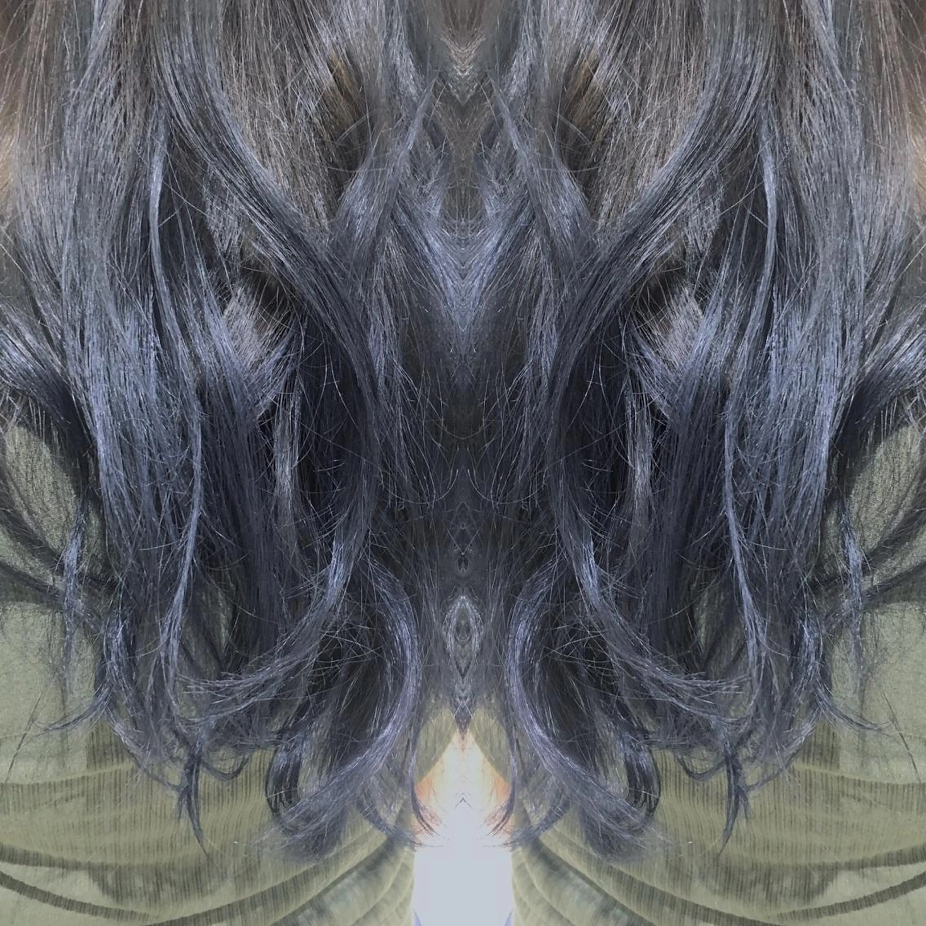 ロング カラー ブルーカラー グラデーションカラー ネイビーカラー カット ヘアカラー 松吉 純平のヘアスタイル