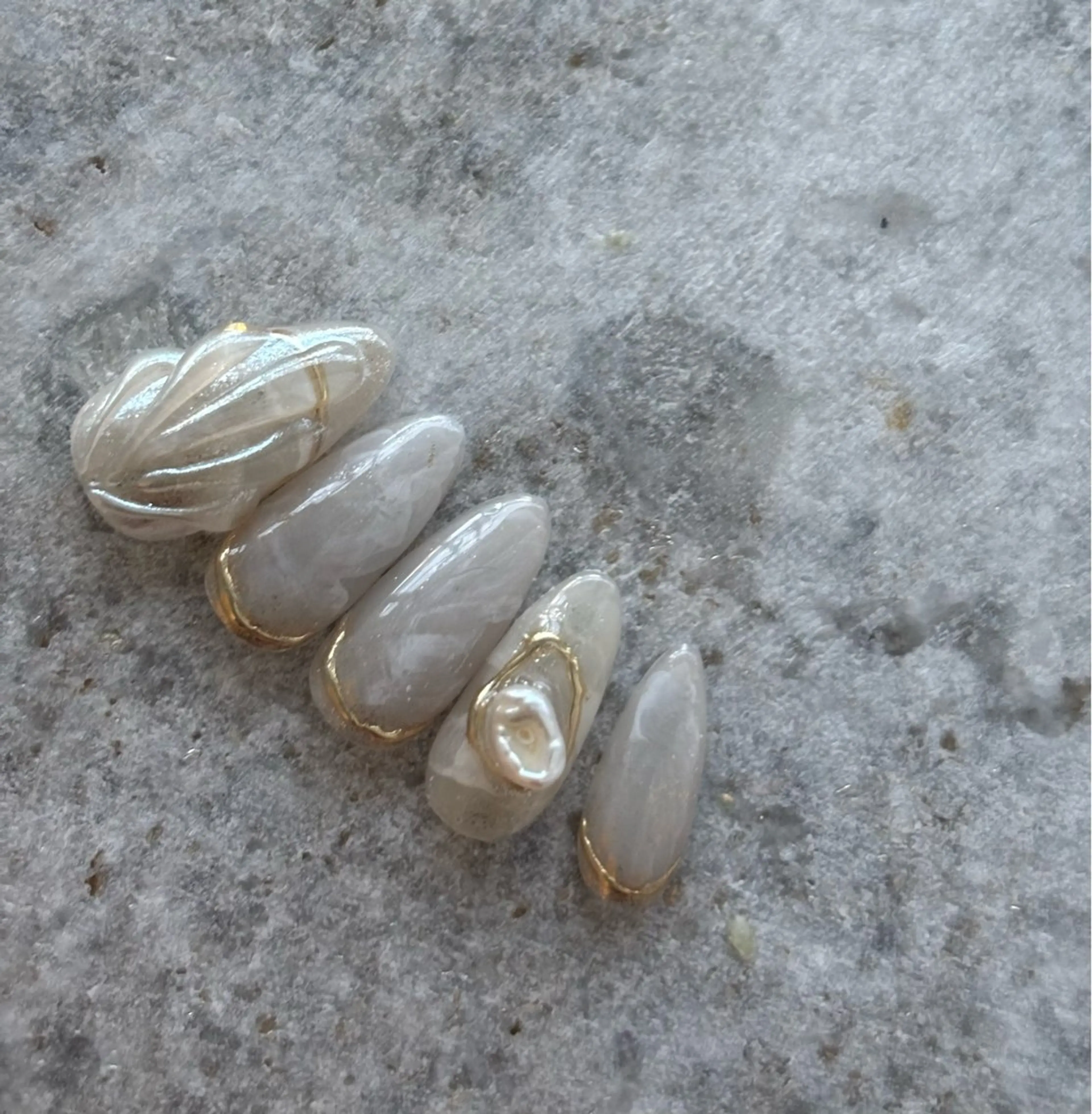 ネイル アートネイル 三本 綾奈のネイルデザイン