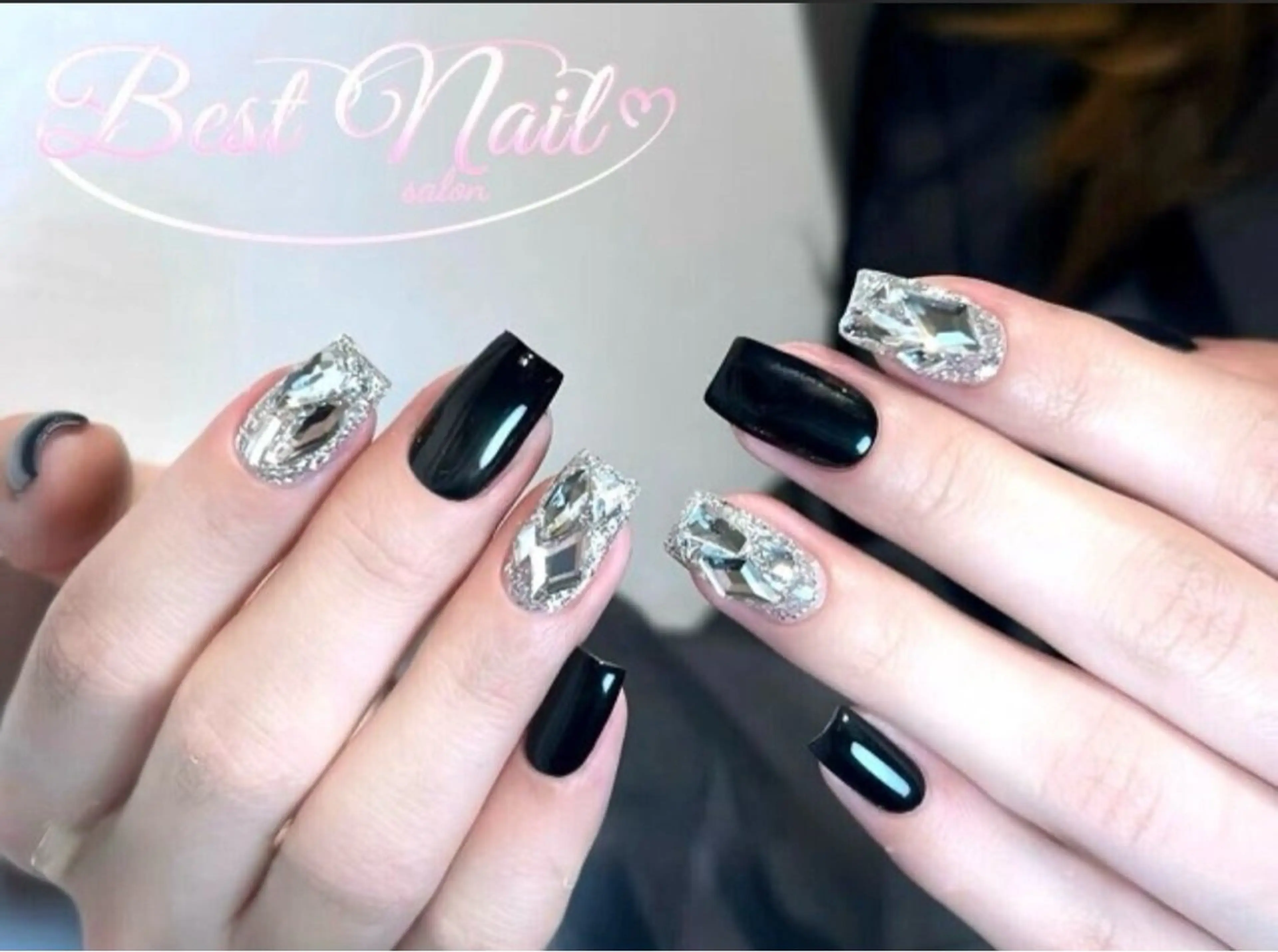 ネイル 鈴木 俊玲のネイルデザイン