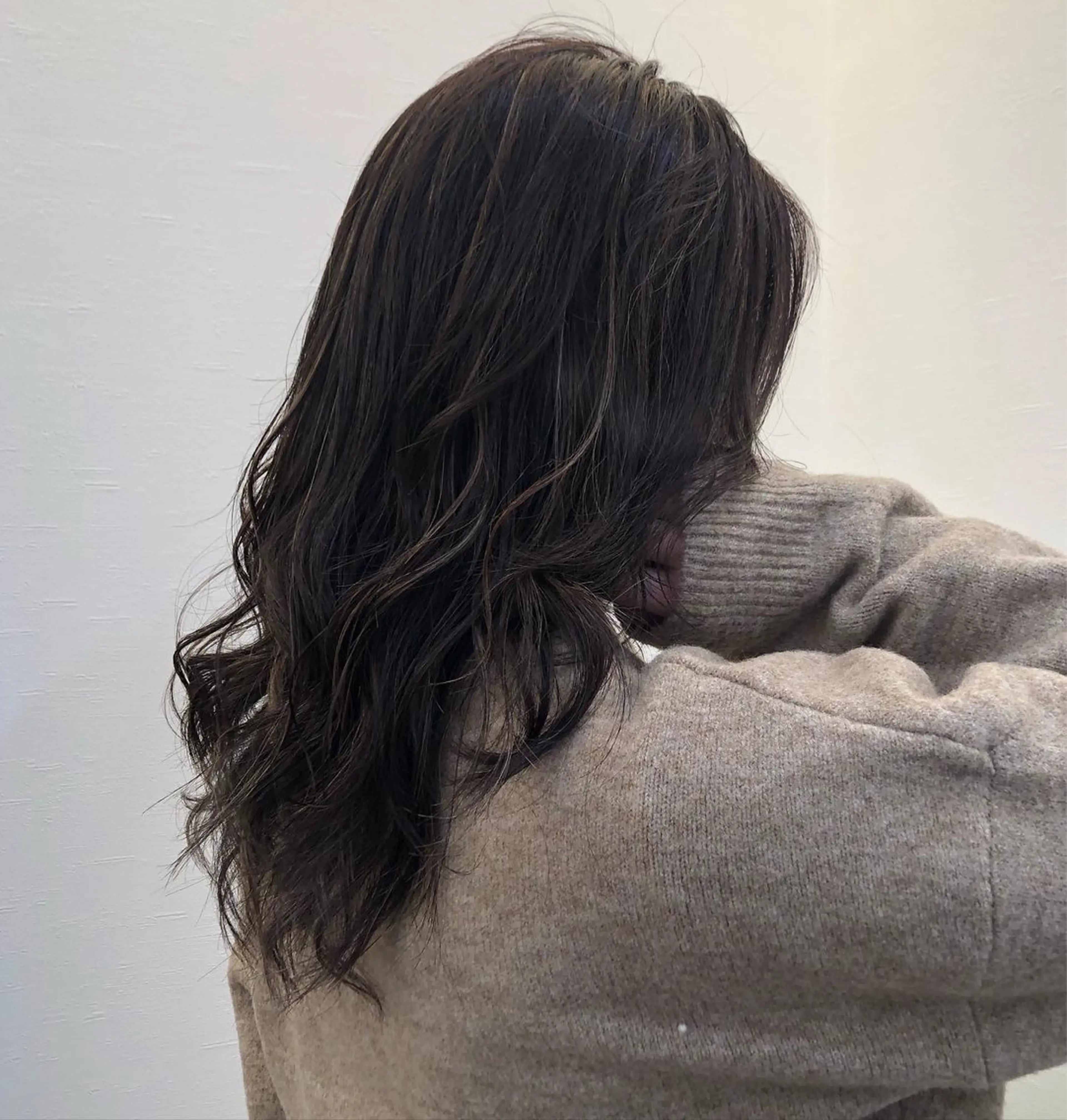 カラー Ruang所属・ツノガイ エリのヘアスタイル