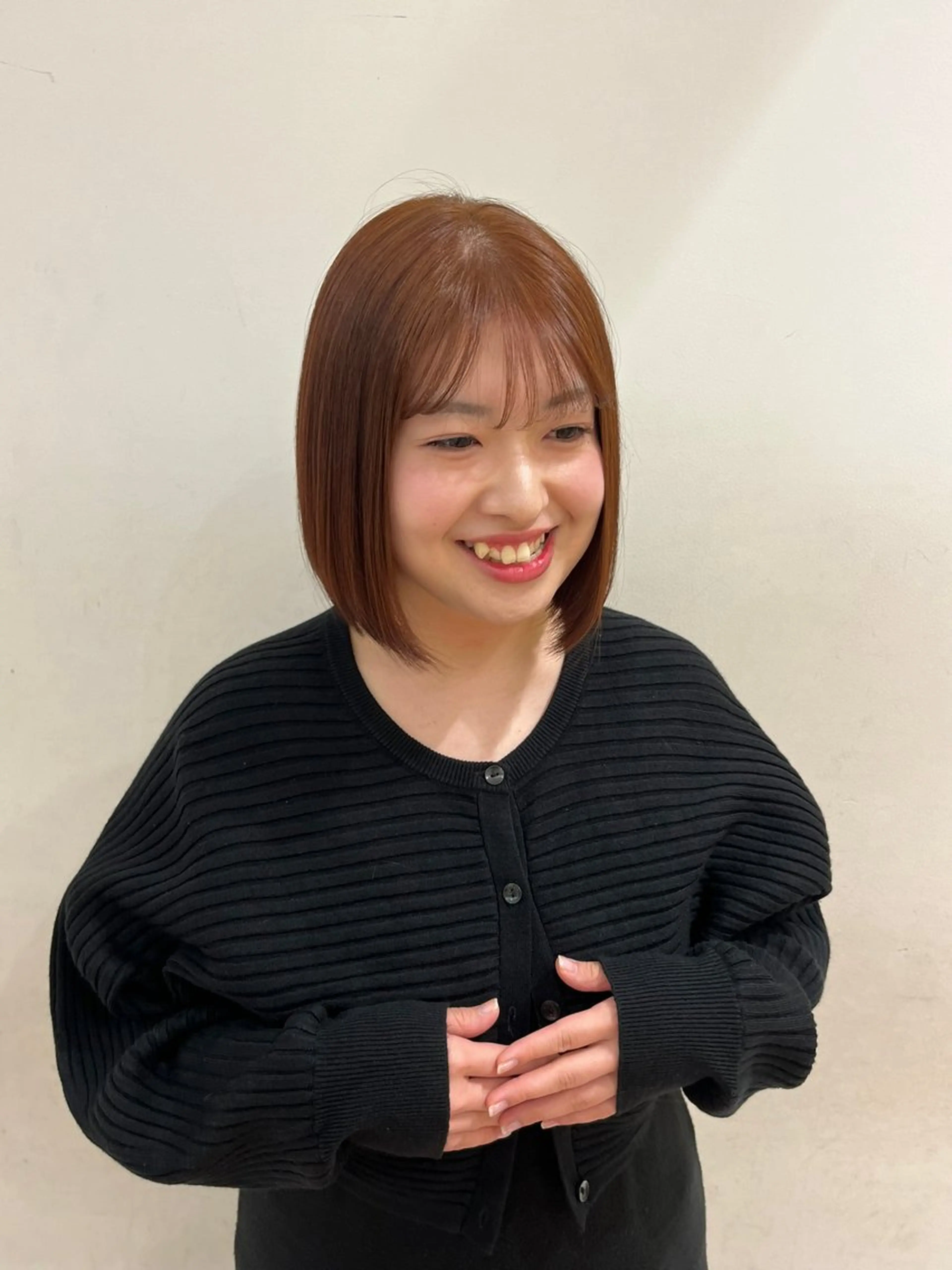 ショート カラー 荒川 三希のヘアスタイル