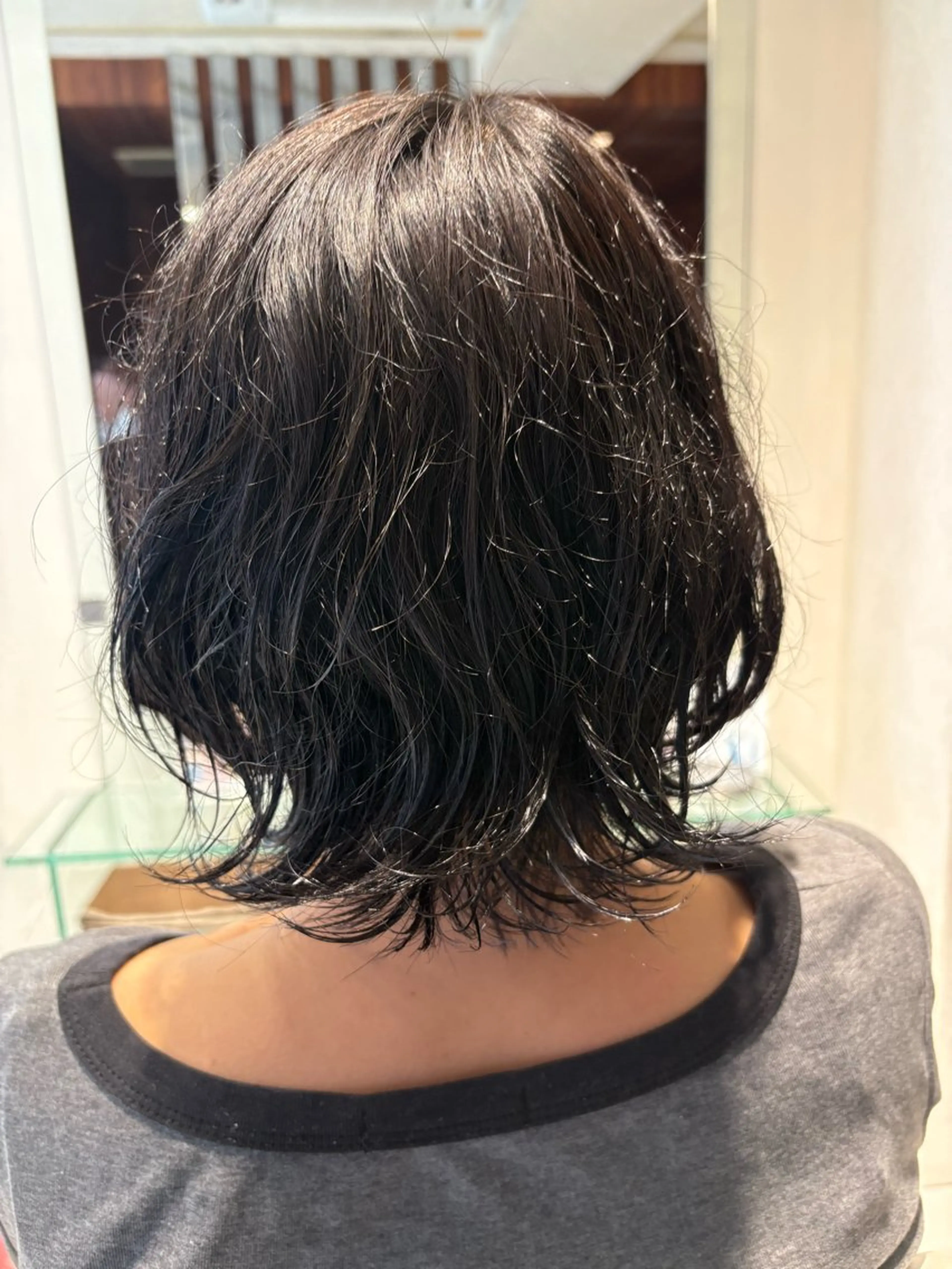 ミディアム くびれヘア くせ毛 くびれレイヤー レイヤーカット ヨウコ YOKOのヘアスタイル