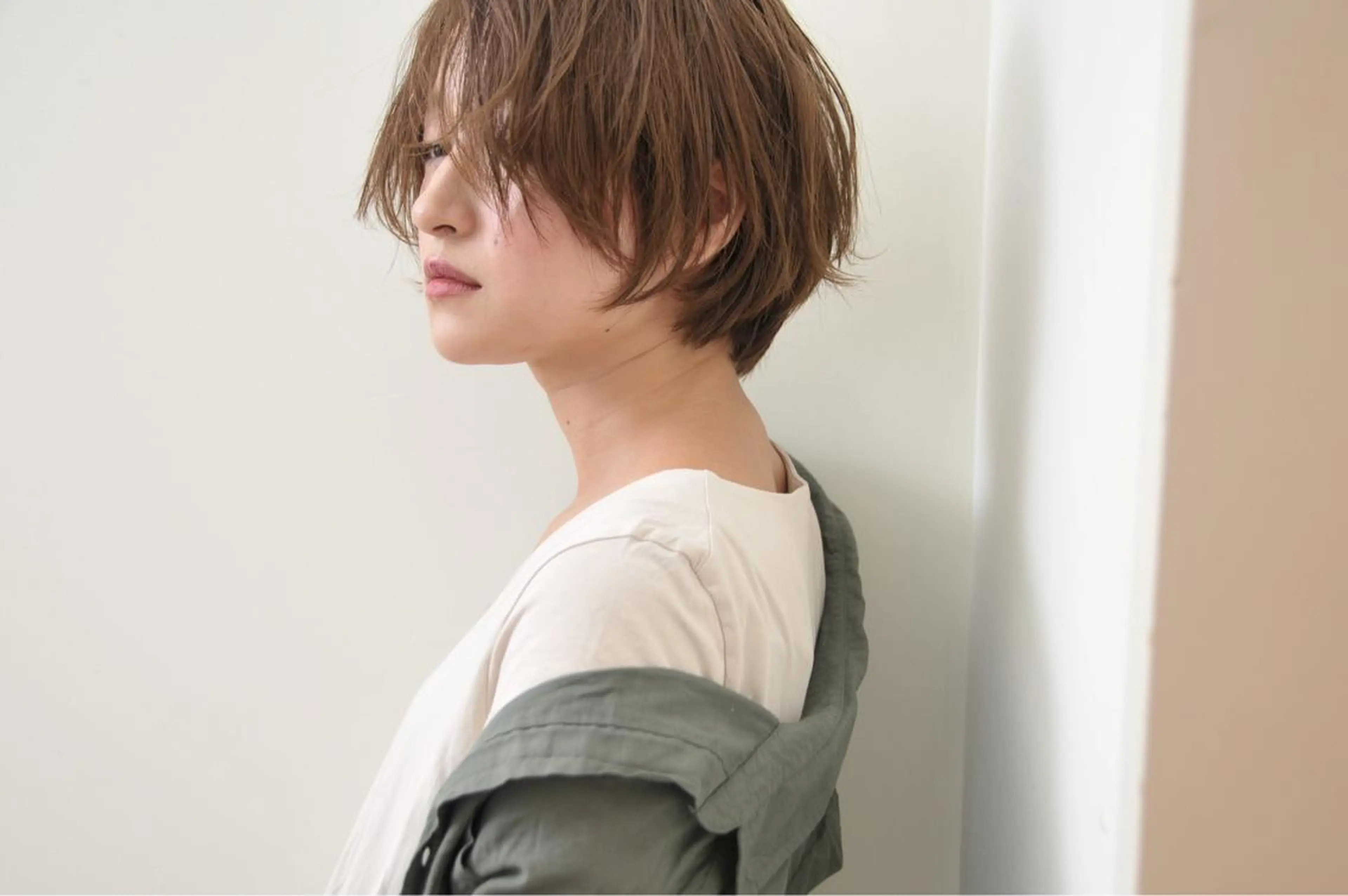 ショート カラー グレージュ ヘアカラー Neolive caffのヘアスタイル