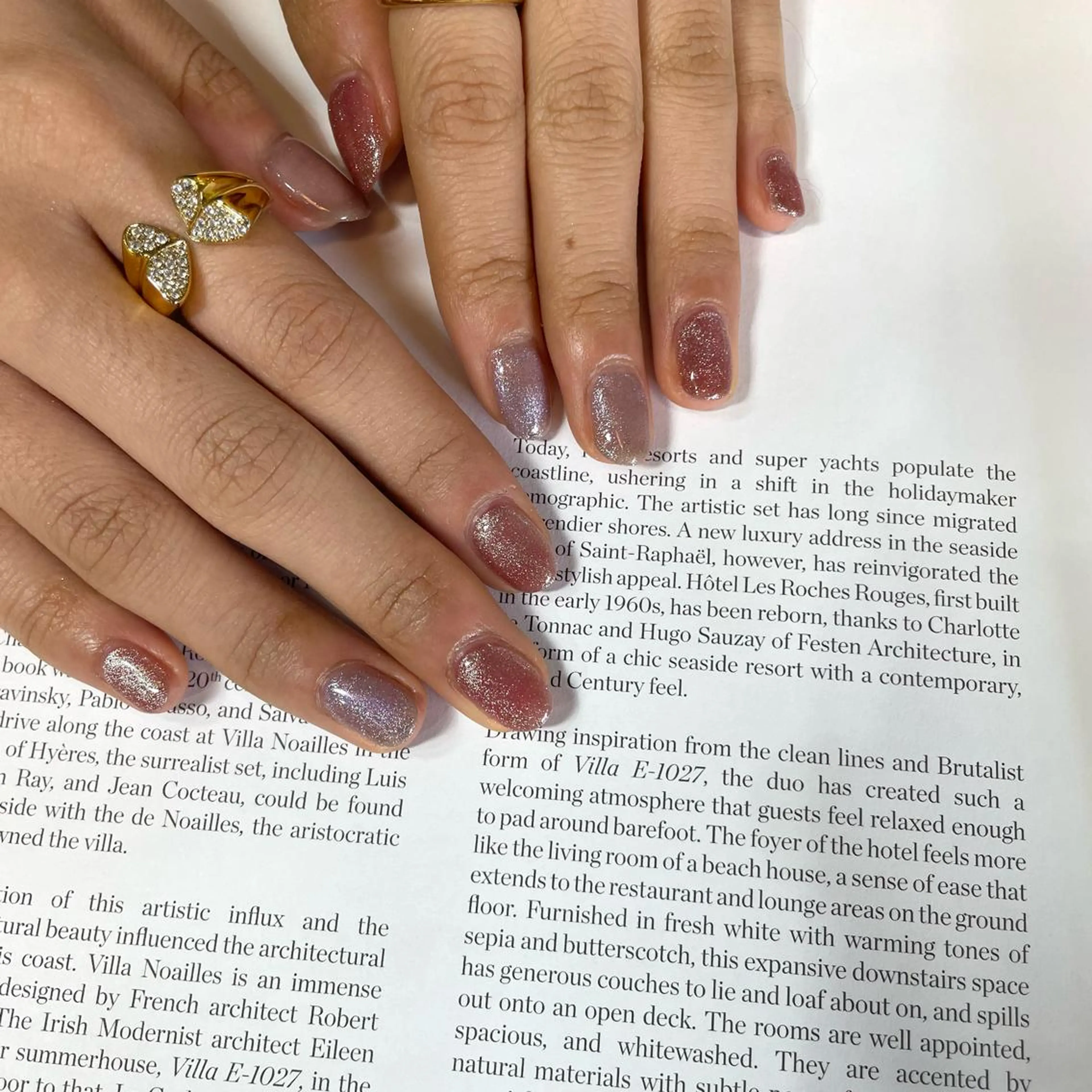 ネイル anyora nail salon所属・大人ワンホン キラキラ／Ayanoのネイルデザイン