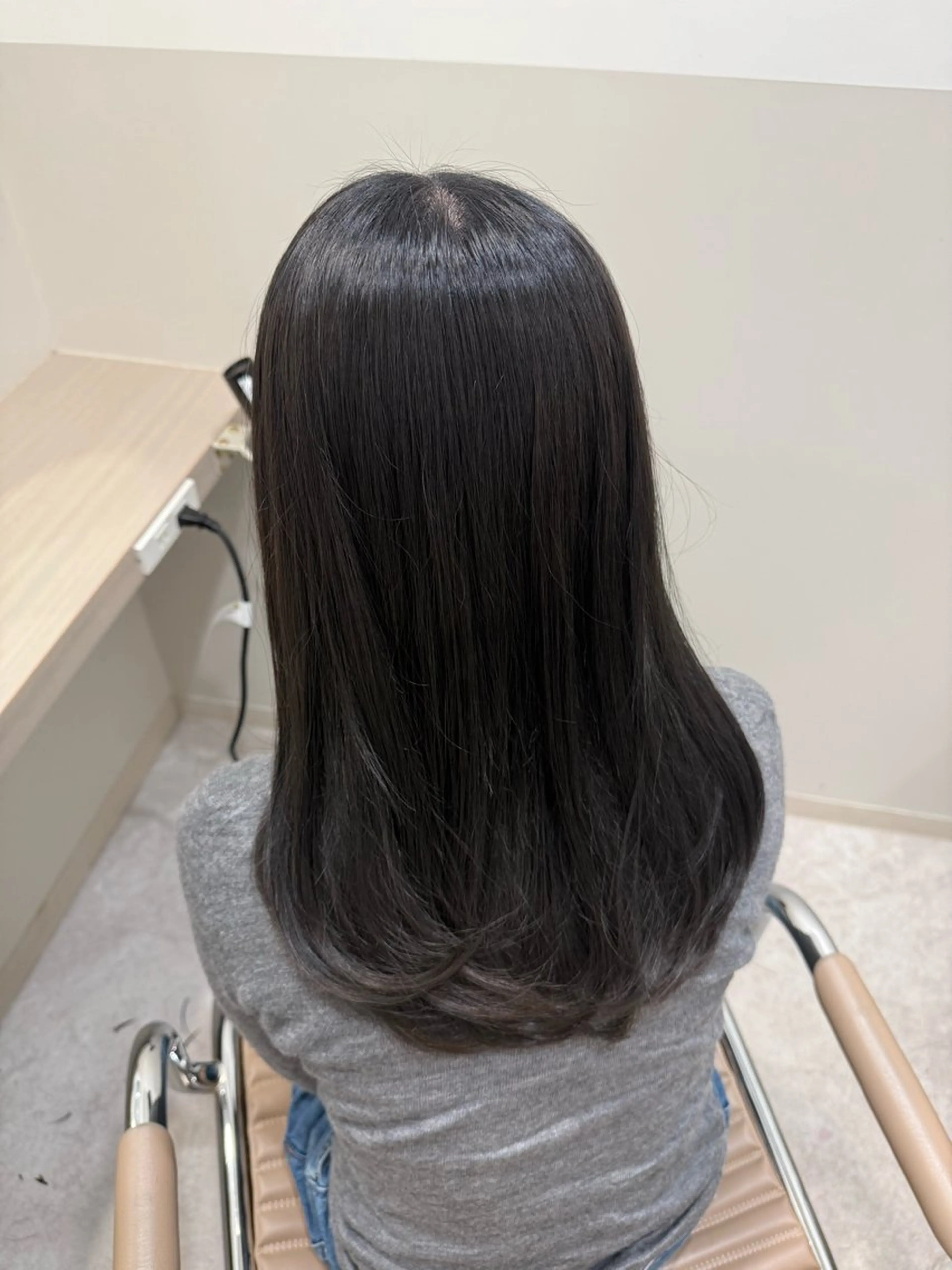 セミロング ヘアカラー SALOWIN MITO所属・nana /ベージュ / 透明感カラーのヘアスタイル