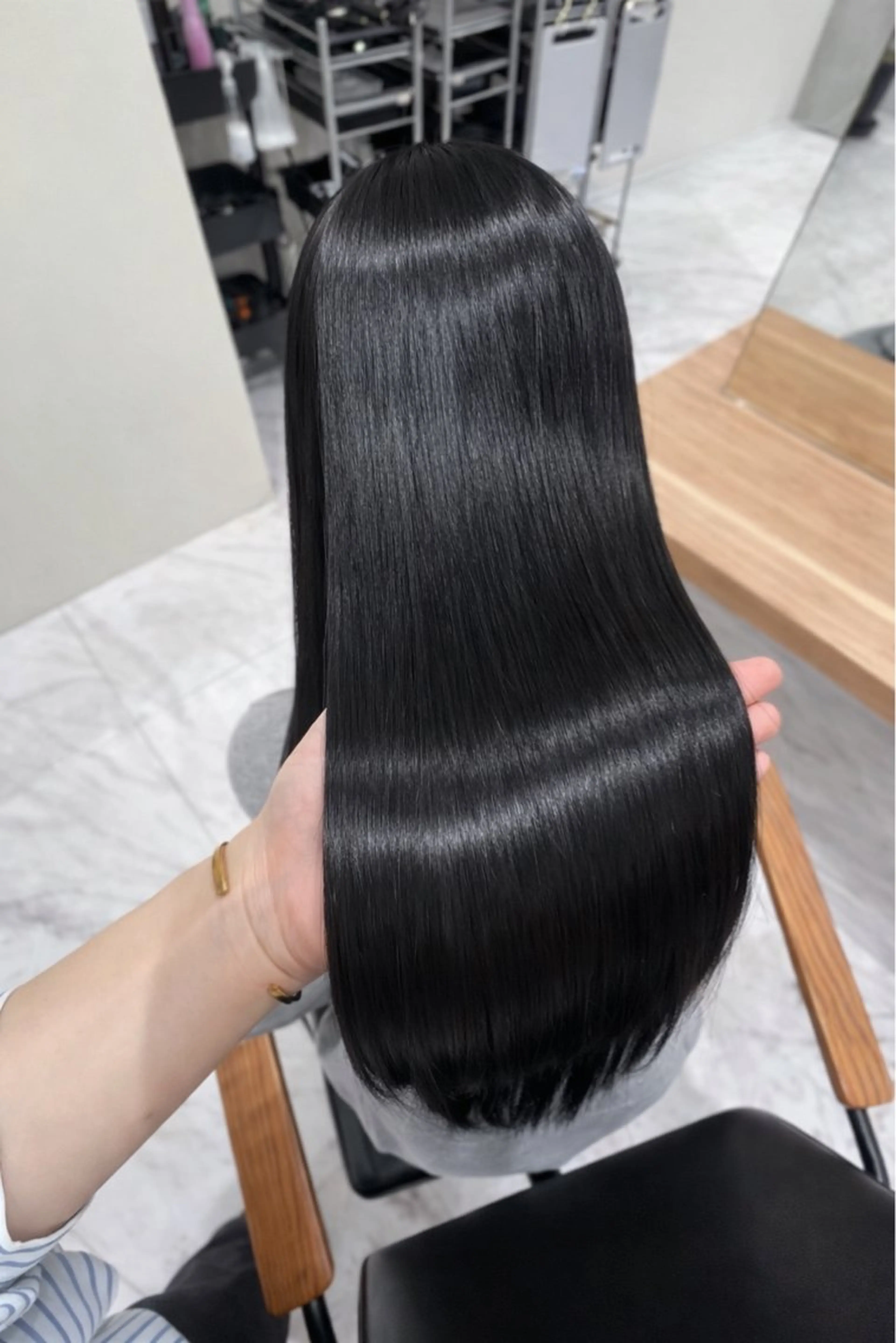 ロング yuzu 艶カラー/夙川のヘアスタイル