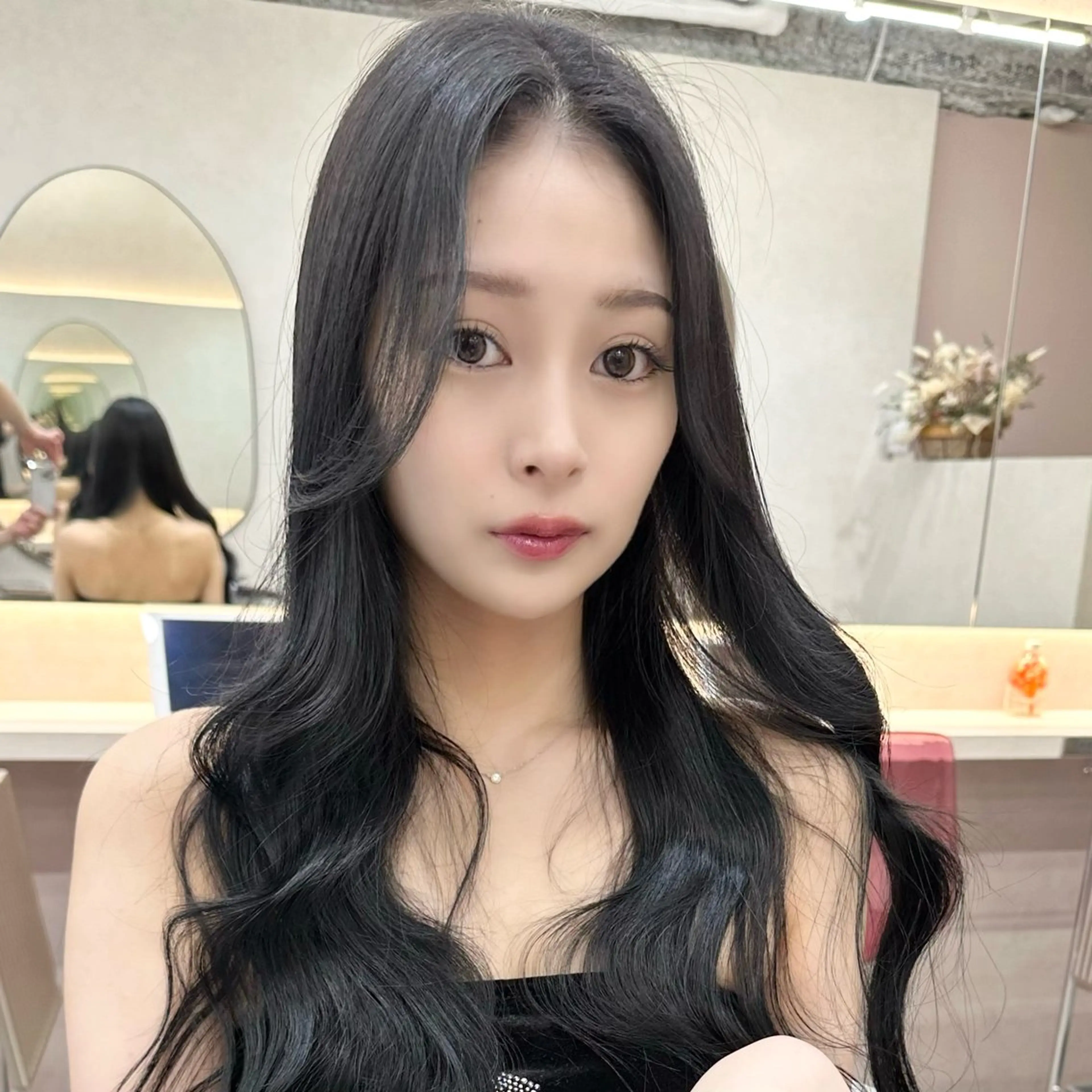 ロング シールエクステ エクステ 顔周りカット 髪質改善 韓国風ヘア カット ヘアカラー 新宿/韓国レイヤー/ 髪質改善/佐藤航のヘアスタイル