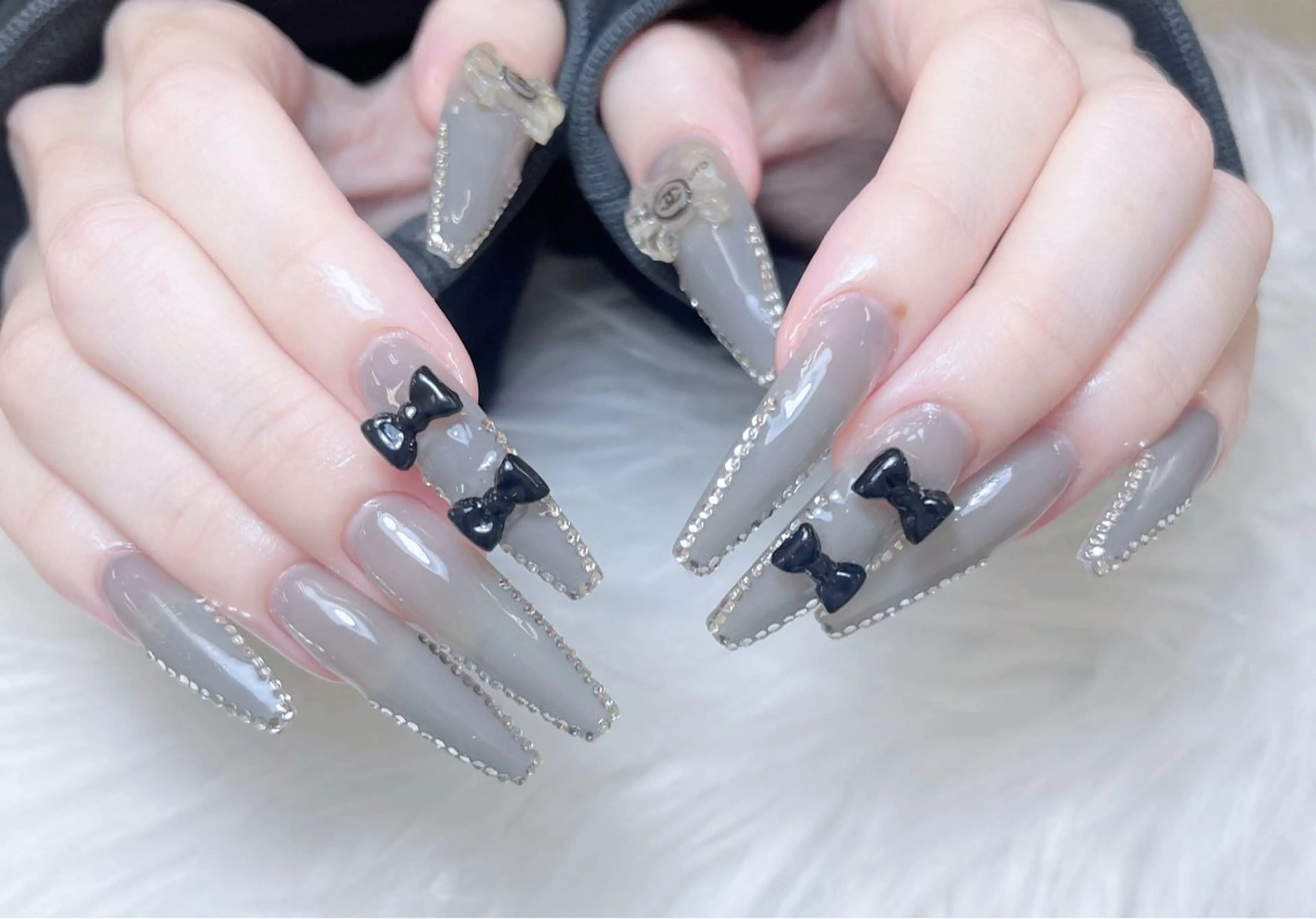 ネイル 成人式 ロングネイル マグネットネイル 大理石ネイル(マーブル) リボン ハンドネイル Amee Nail Salonのネイルデザイン