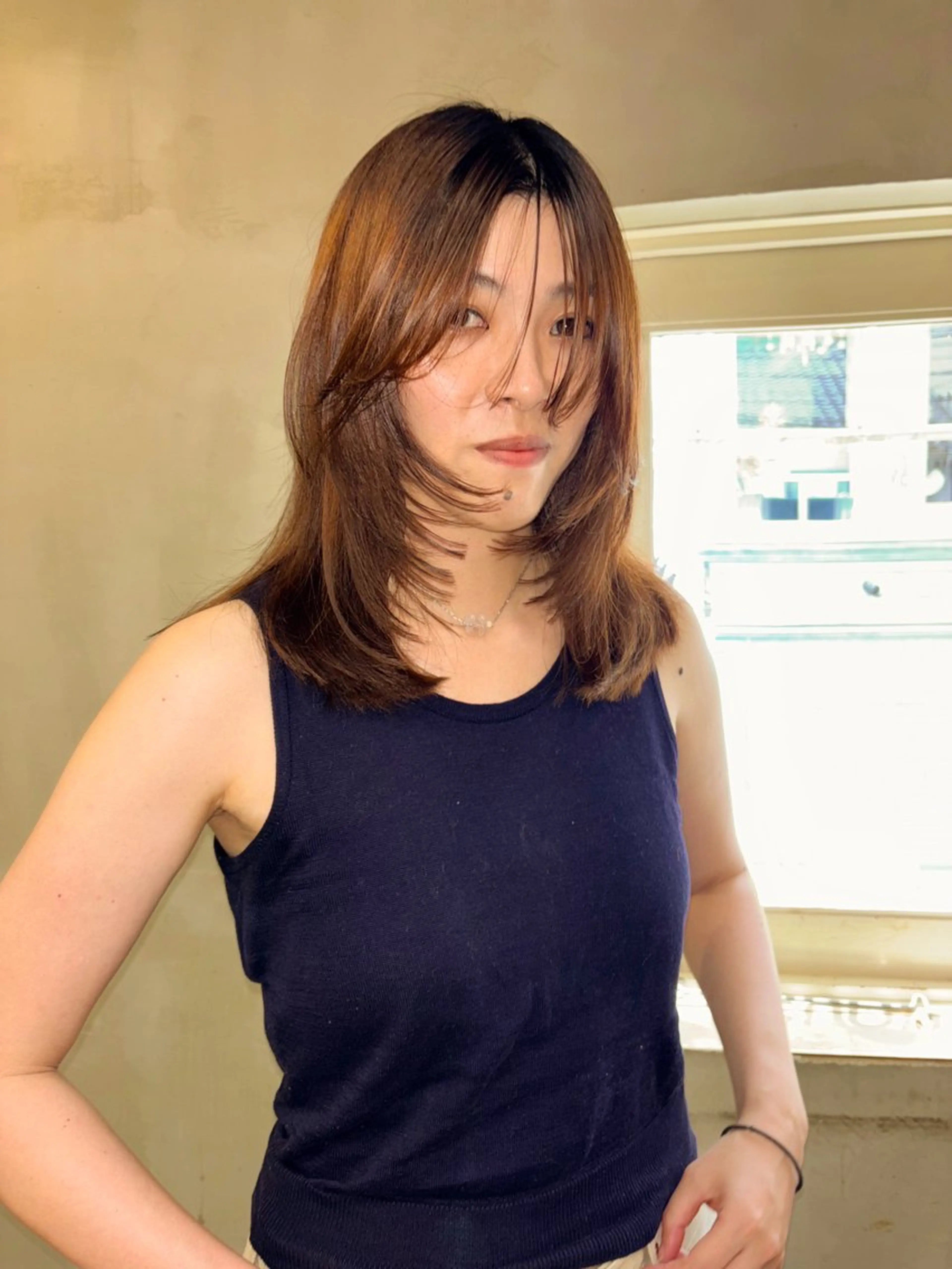 セミロング カラー DIALL HOUSE所属・艶ブリーチカラー 美髪ストレートのヘアスタイル