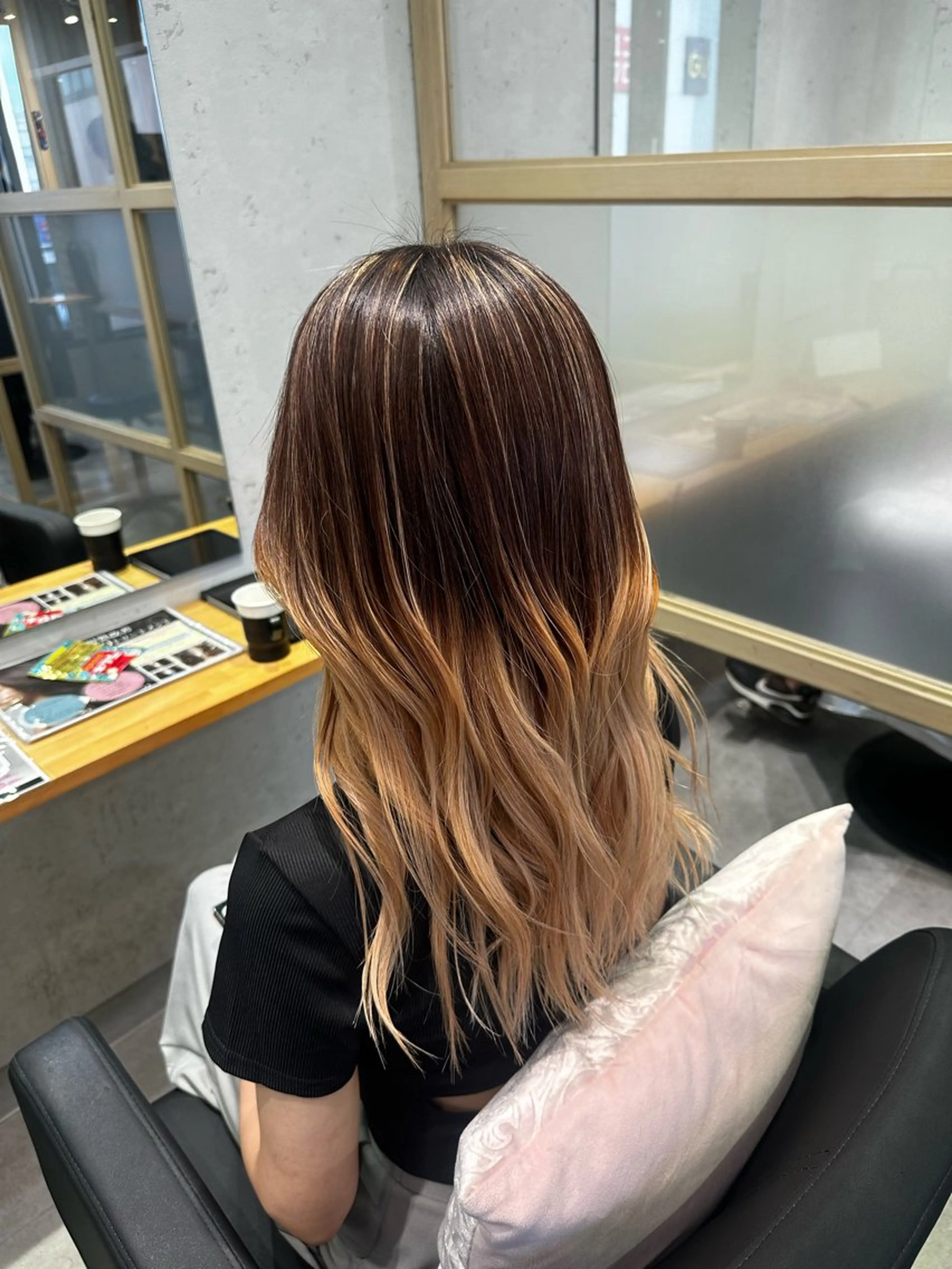 ❤️‍🔥先着5名限定❤️‍🔥グラデーション、裾カラーのみのブリーチ有り撮影モデルになります。平日20時、土日祝19時の写真