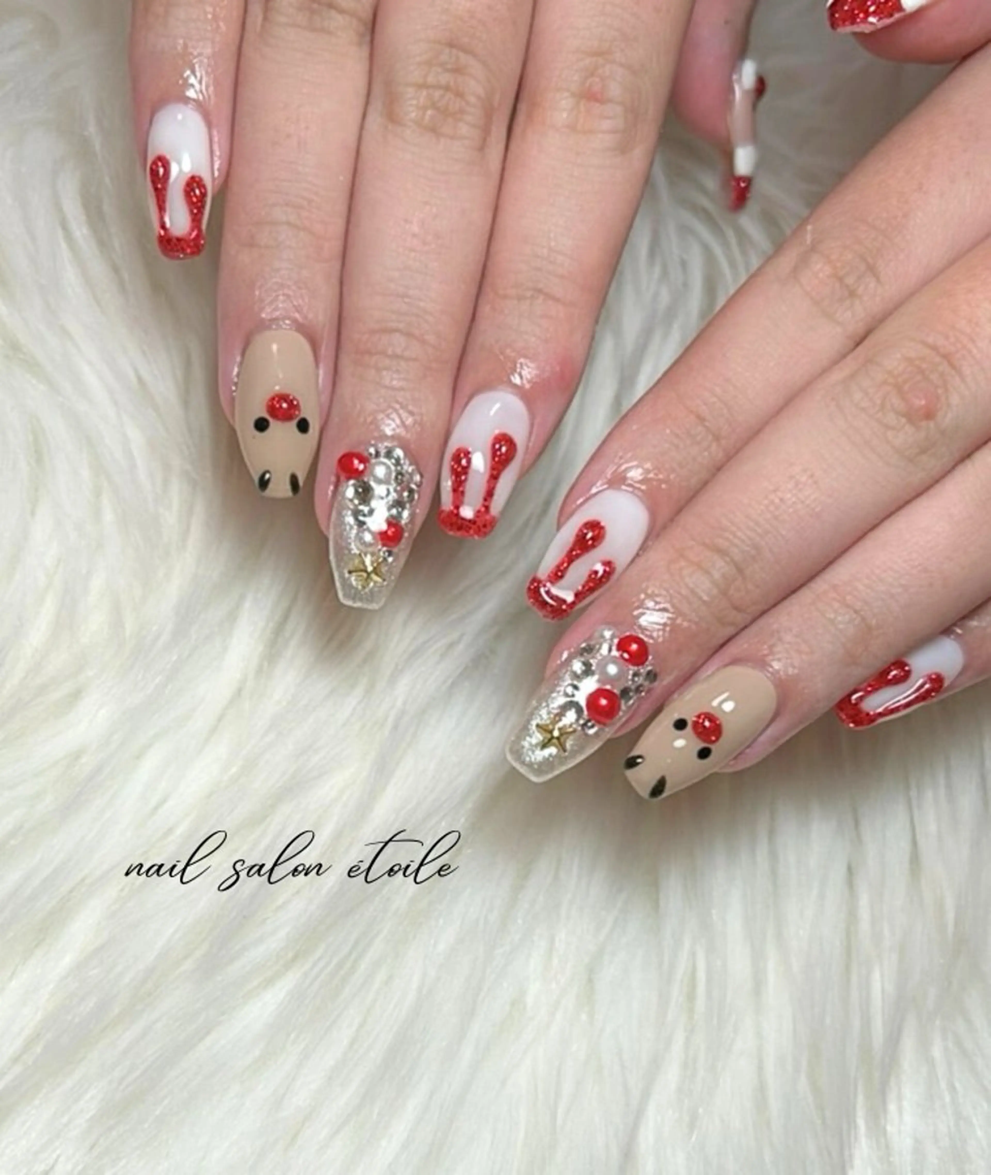 ネイル フラッシュネイル キラキラネイル ぷっくりネイル 赤色 冬ネイル ハンドネイル nail salon étoileのネイルデザイン