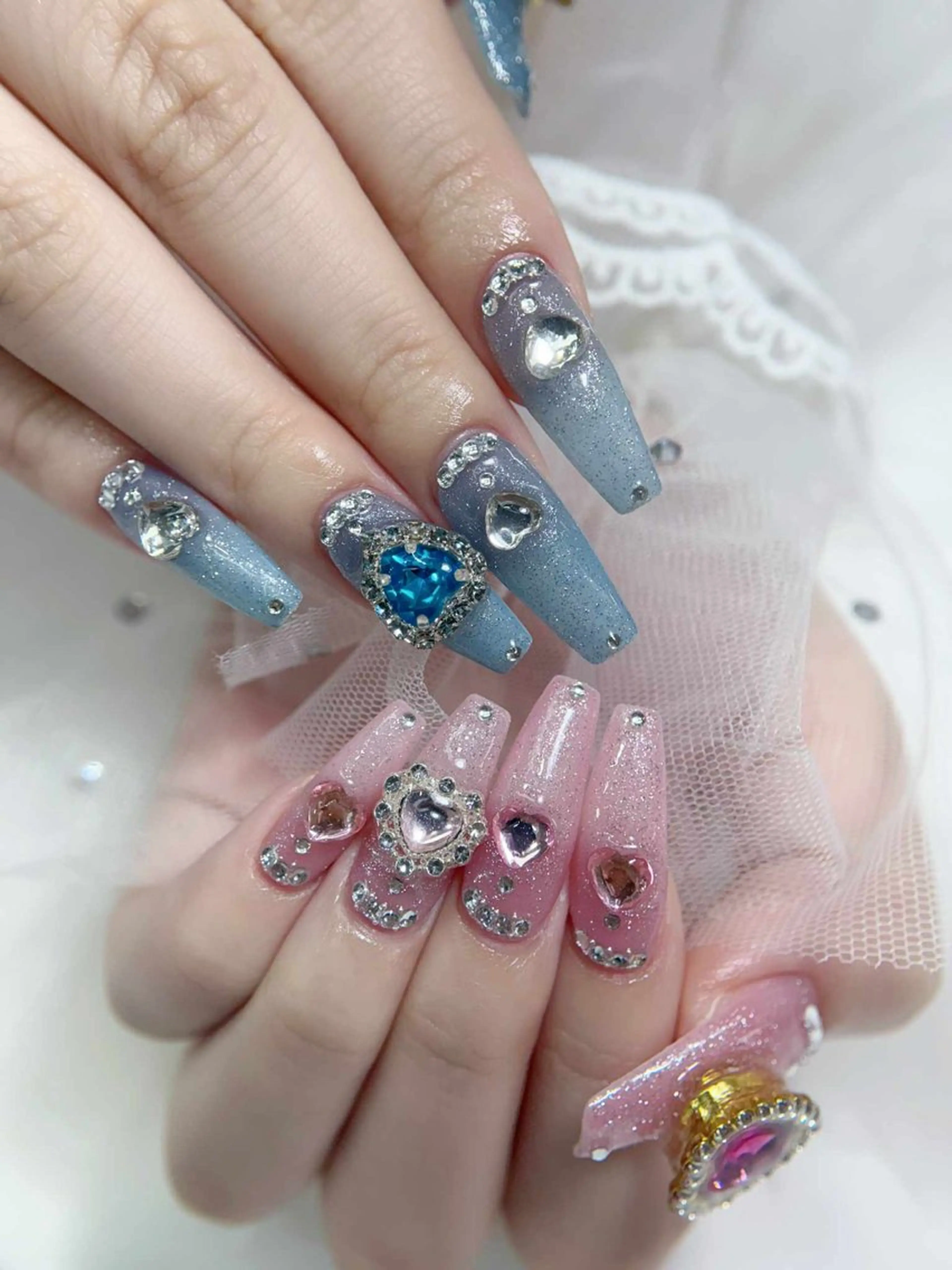 ロング ハンドネイル Bibi beauty spa Osaka所属・Chann Channのネイルデザイン