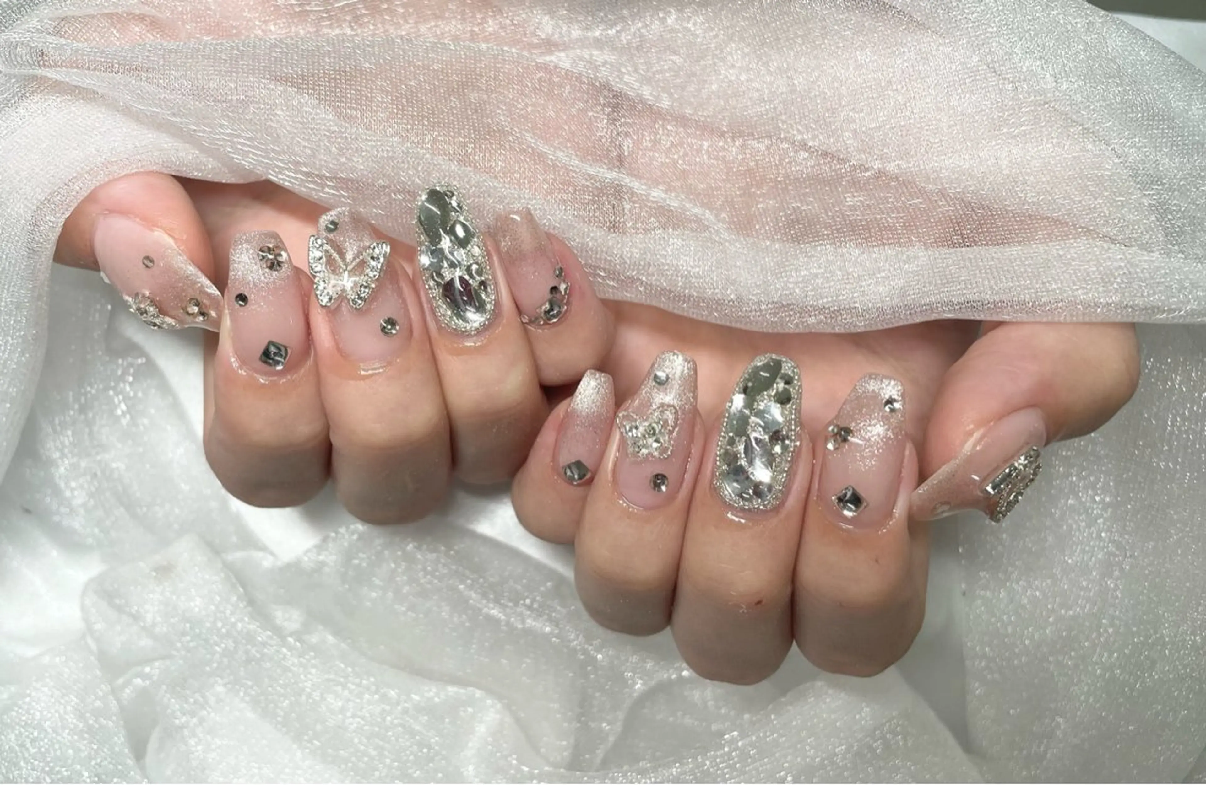 ネイル ハンドネイル Roi〈ロワ〉 Minakoのネイルデザイン