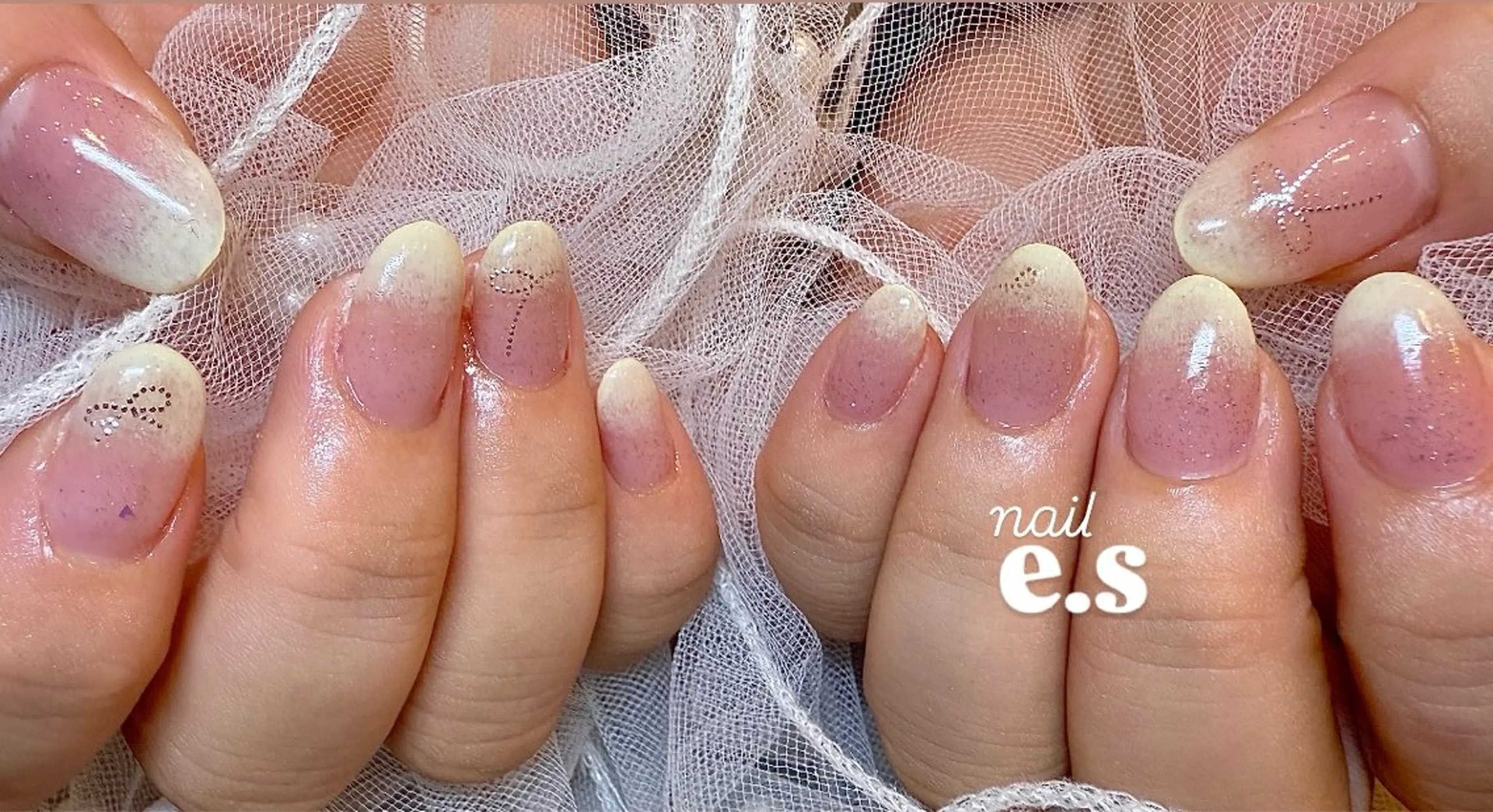 ネイル ラメ(グリッター) パステルネイル 黄色 ハンドネイル nail e.sのネイルデザイン