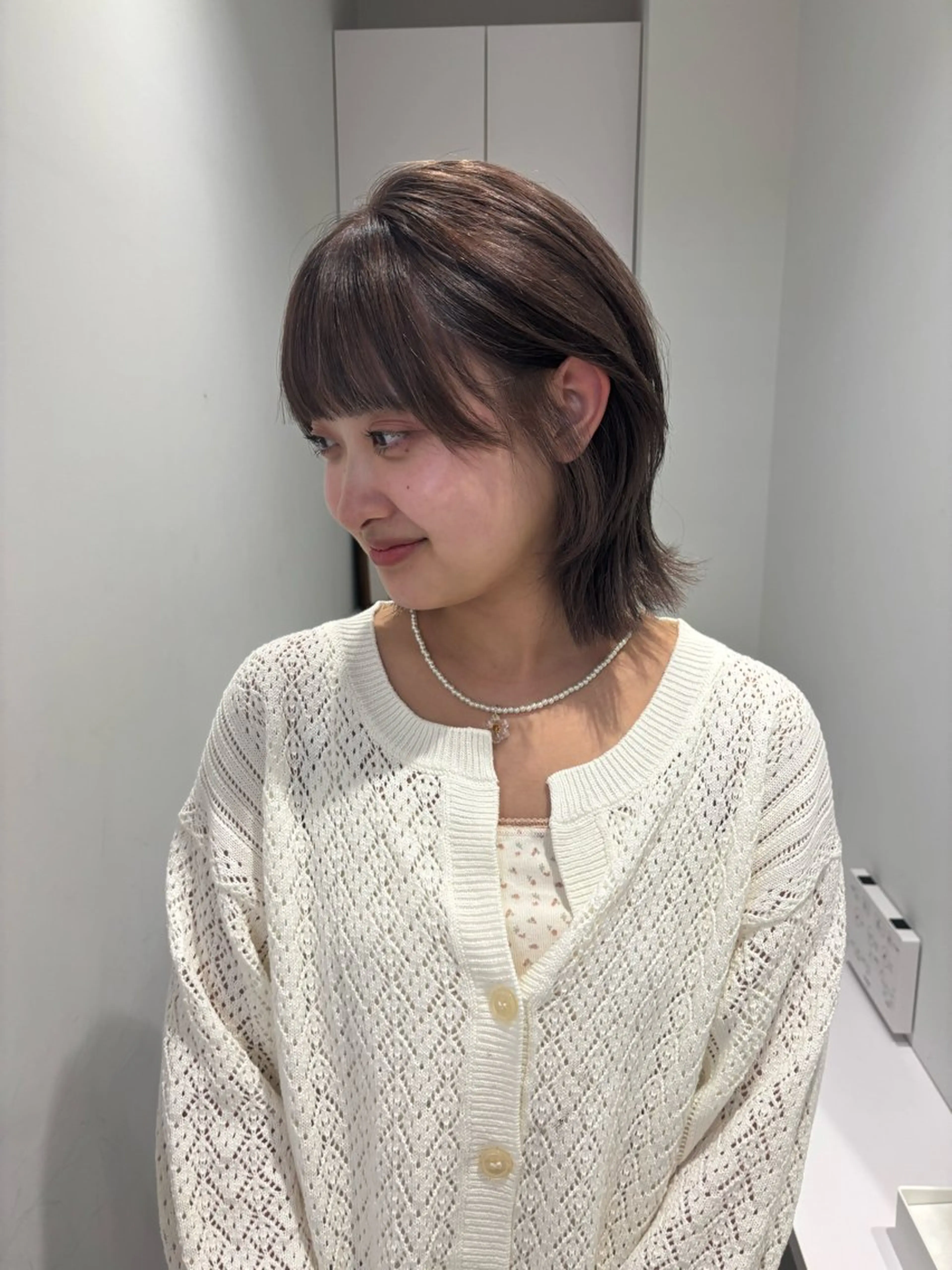 ショート ヘアカラー リン🔔ボブ cut ベージュカラー🤎のヘアスタイル