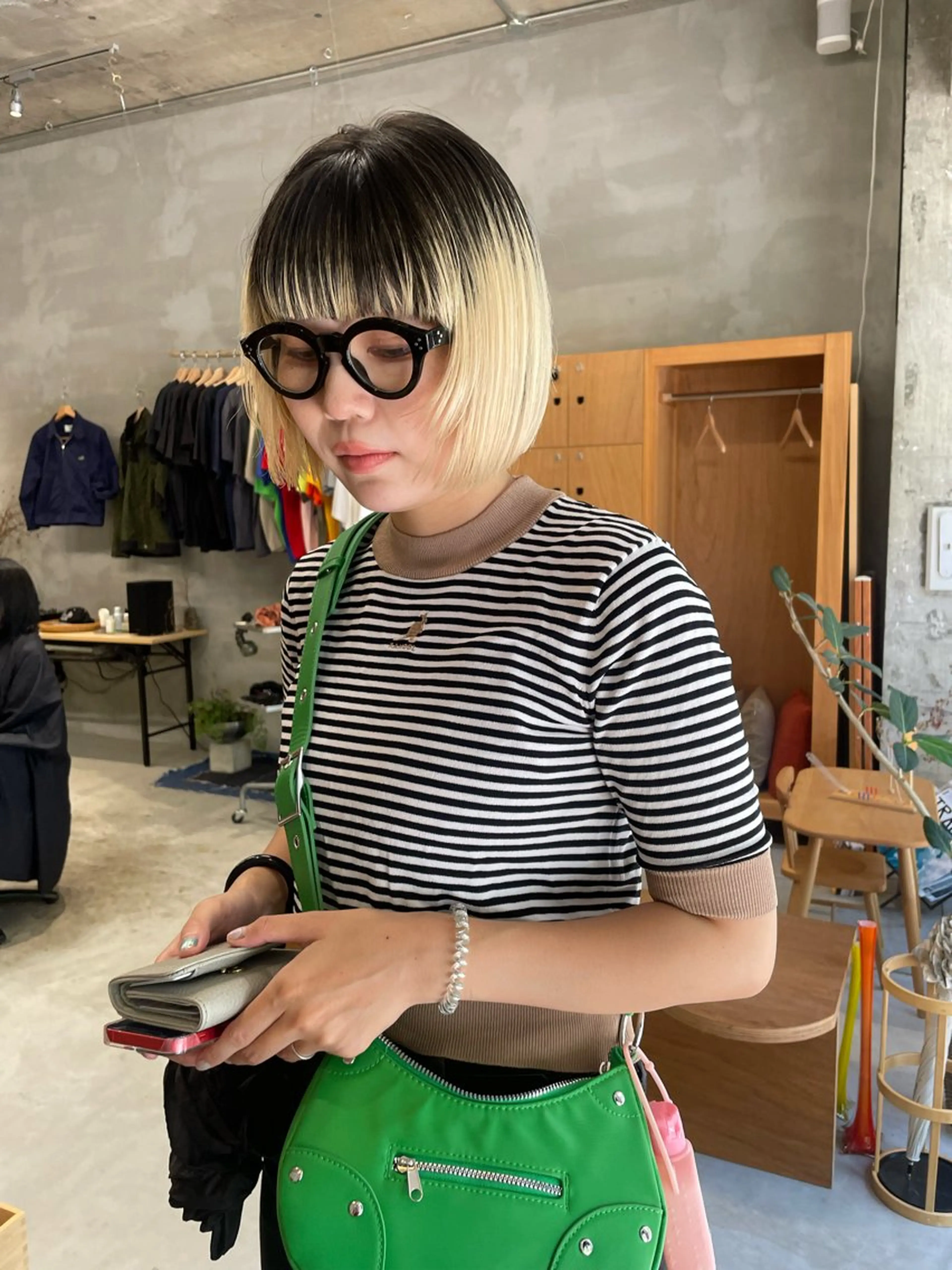 ミディアム wewe: momoeのヘアスタイル