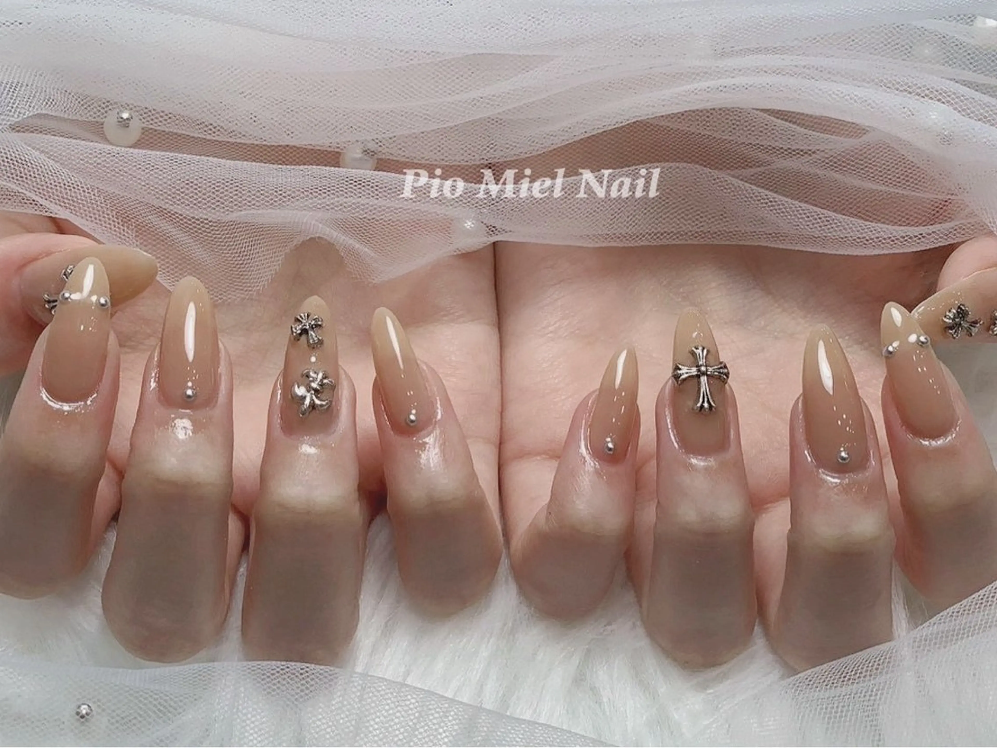 ネイル ハンドネイル HANA 長さだしのネイルデザイン