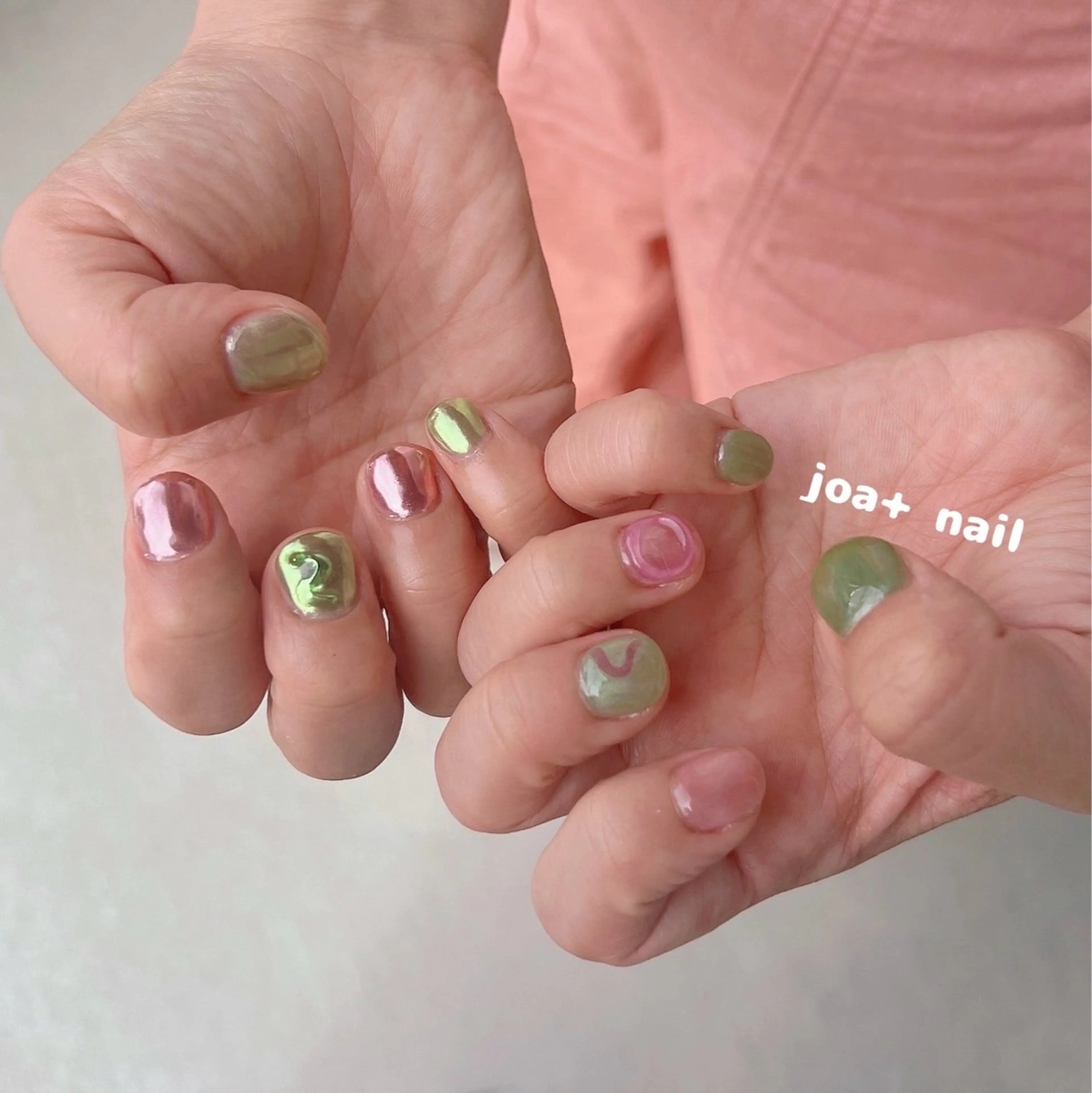 ネイル 韓国ネイル マグネットネイル ミラーネイル ニュアンスネイル うね 🎀のネイルデザイン