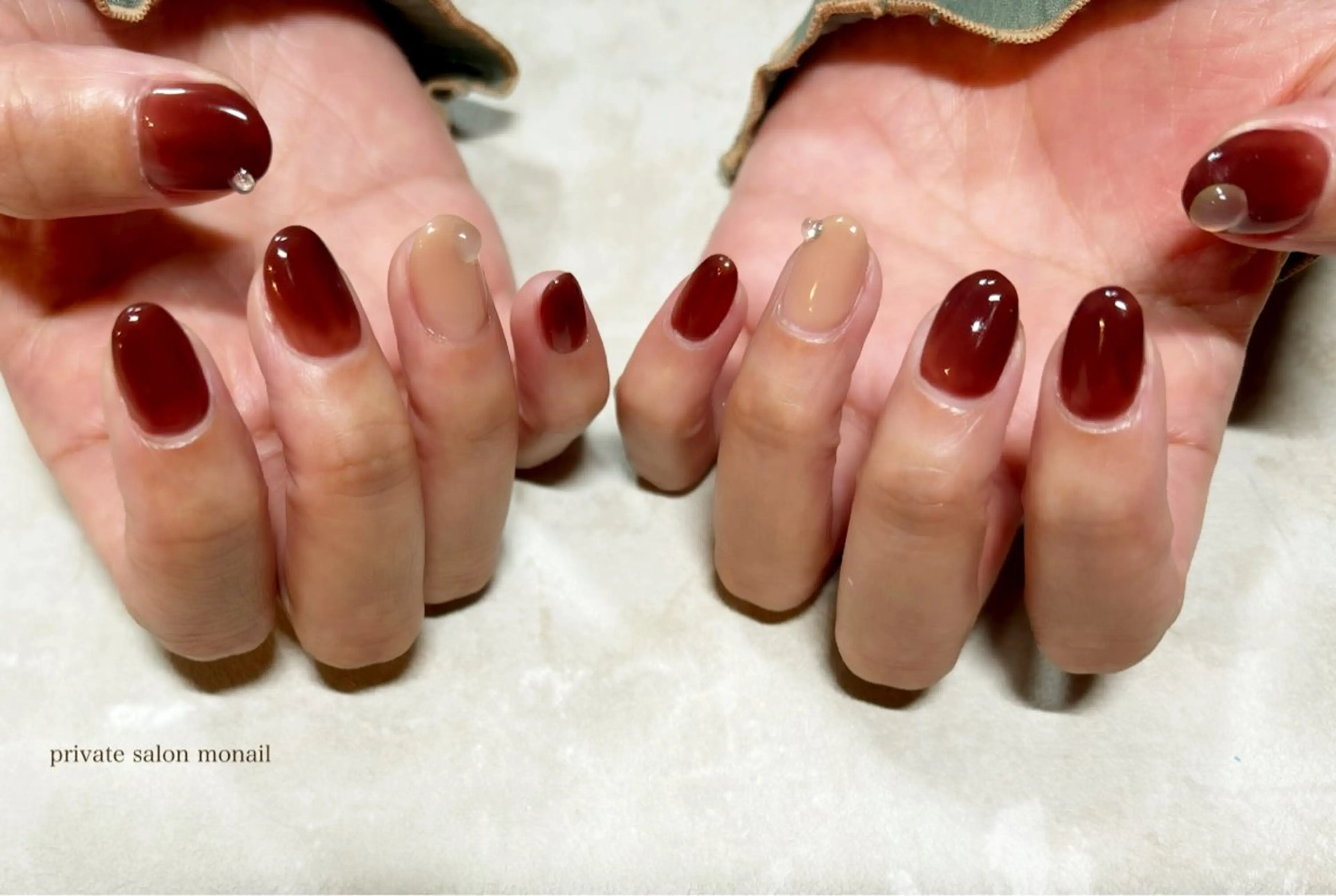 ネイル ブラウン ストーンネイル ハンドネイル private nail monail所属・nail salon monailのネイルデザイン